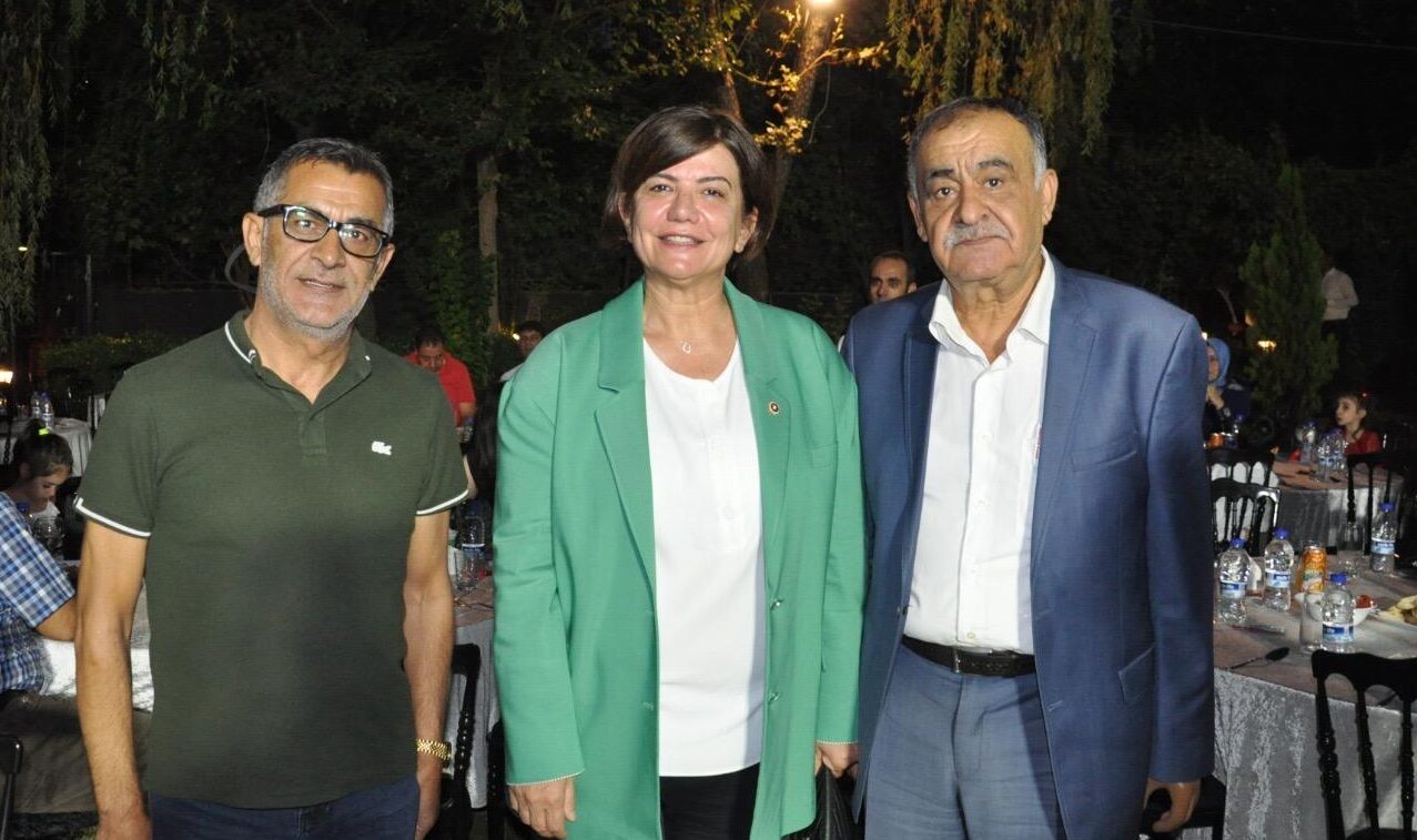 AK Partili Ataman’dan Bursaspor-Somaspor Maçındaki Küfürlü Tezahüratlara Sert Tepki: “Bu Bir Vatana İhanettir”