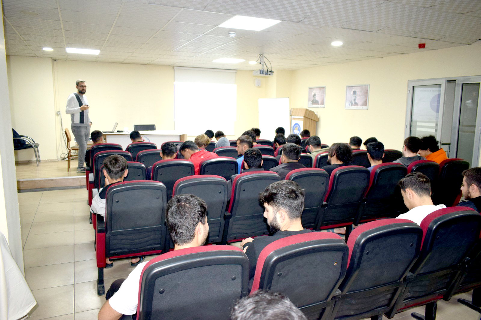 Gençler Bağımlılığa Karşı Bilinçleniyor