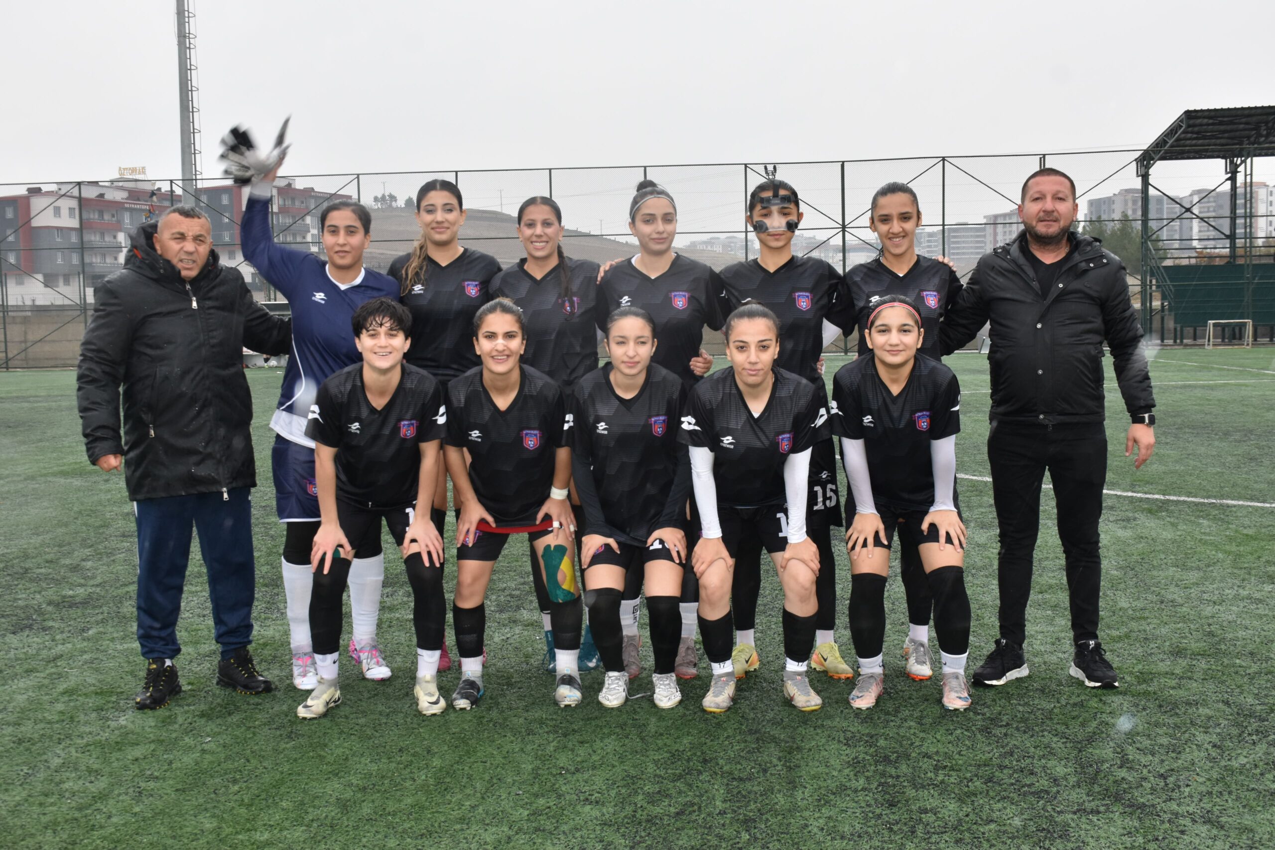 1955 Batman Belediye Spor Kadın Futbol Takımı galip geldi