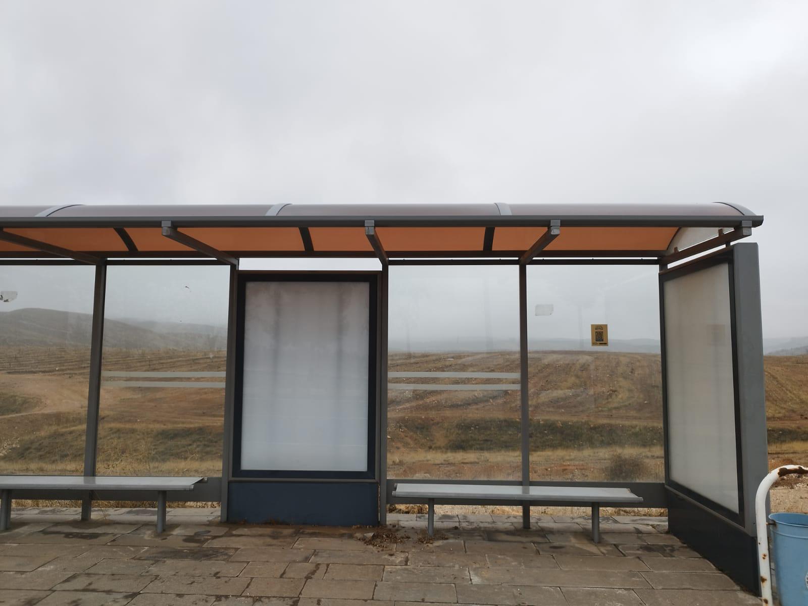 Durakta Otobüs Beklerken Kitap Okuma Dönemi