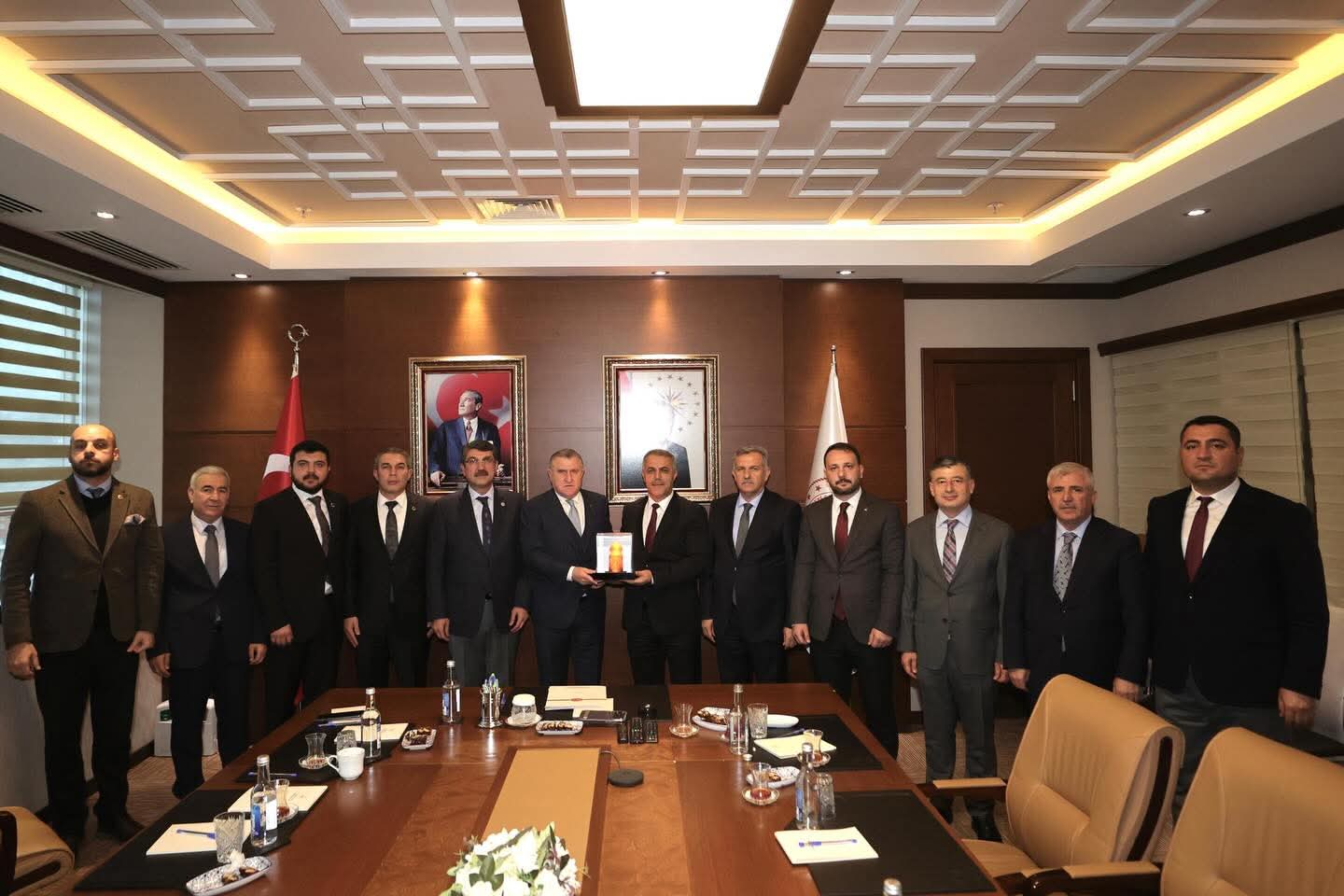 Nasıroğlu, Batman’ın sağlık projelerini Bakan Memişoğlu’na taşıdı