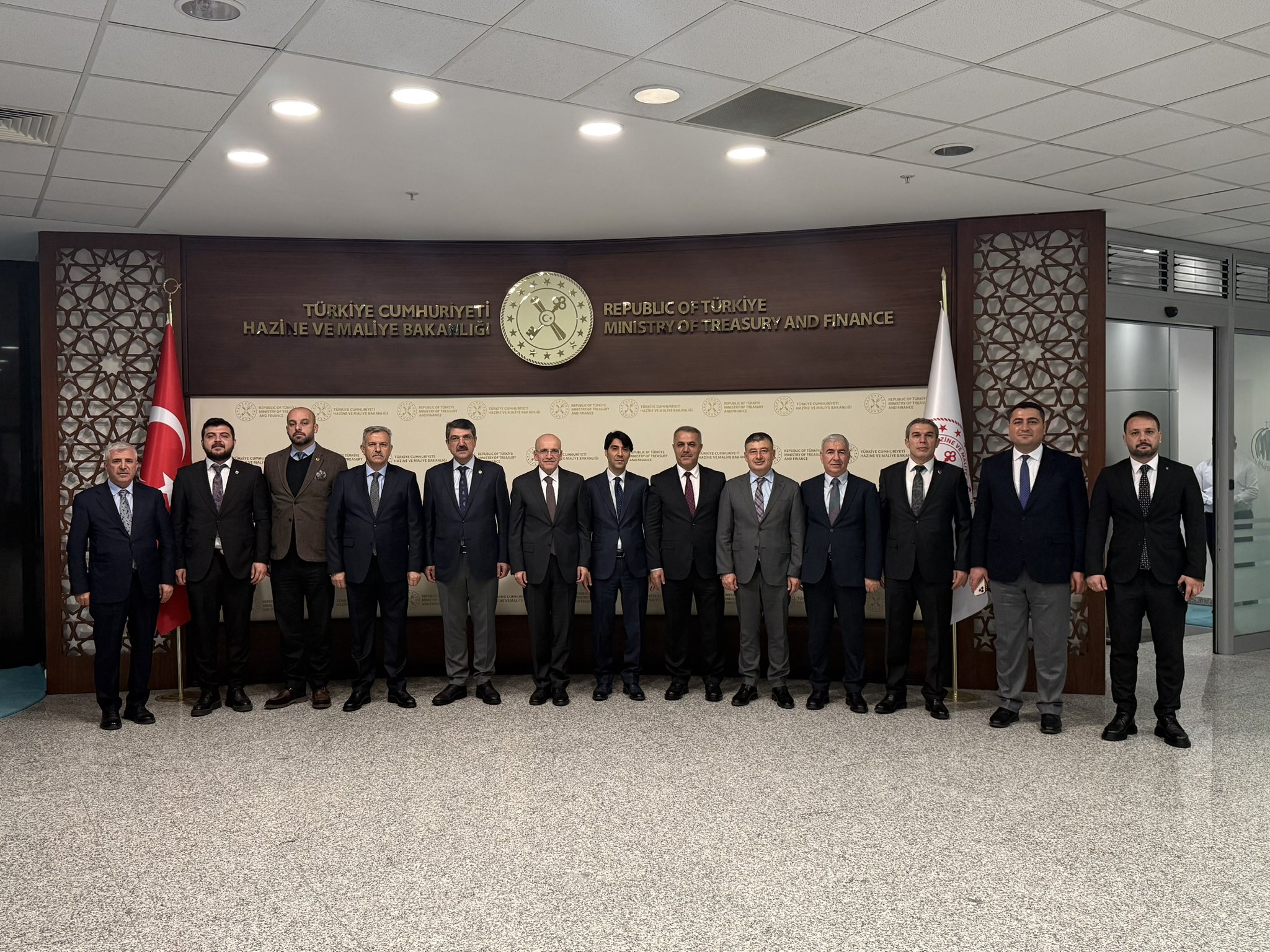 AK Parti Heyetinden Bakan Mehmet Şimşek’e Ziyaret