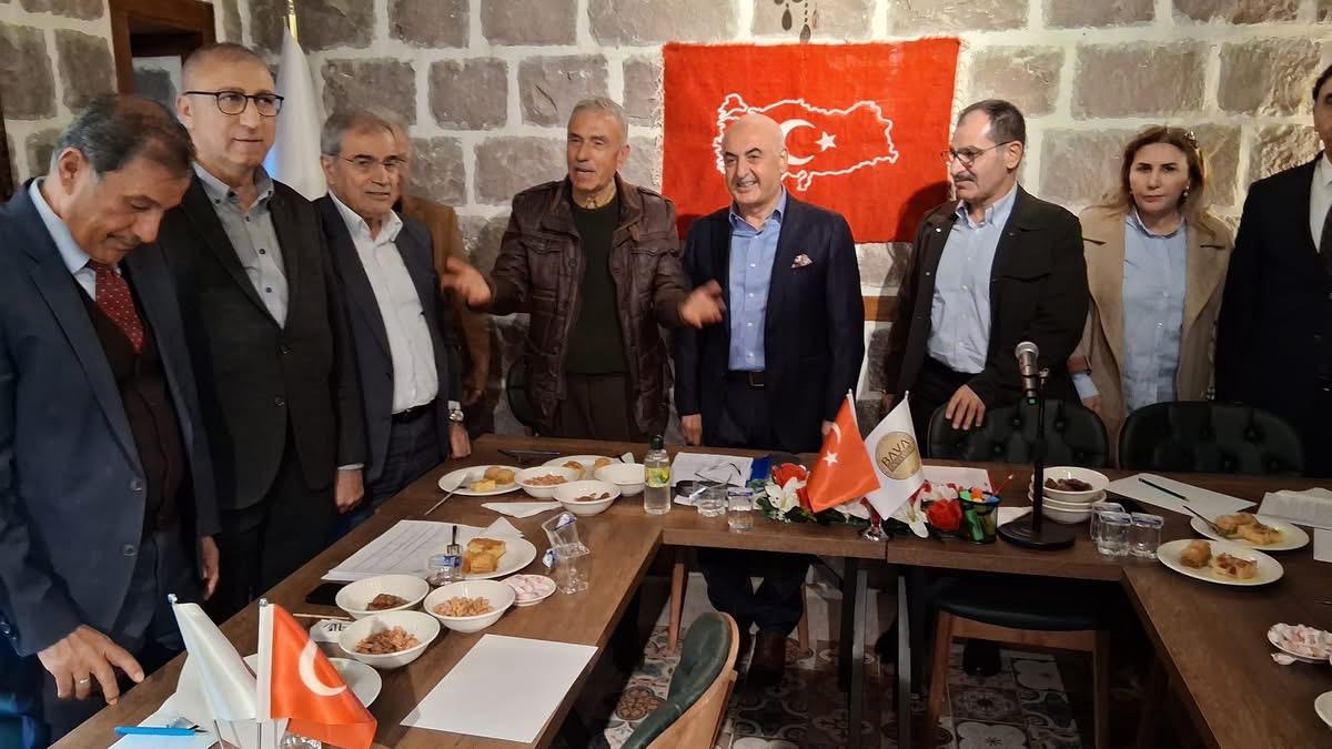 Batman Vakfı’ndan 100 öğrenciye burs