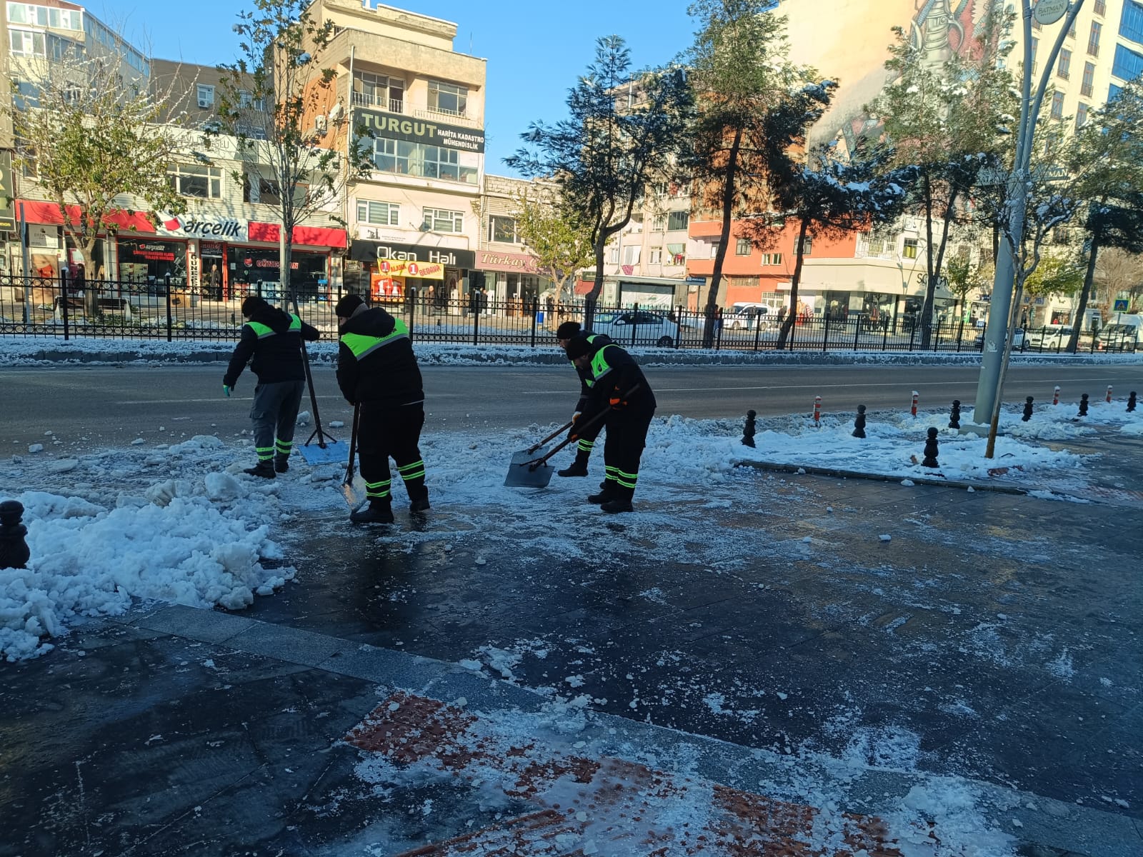 Batman Belediyesi’nden Buzlanmaya Karşı Yoğun Mücadele
