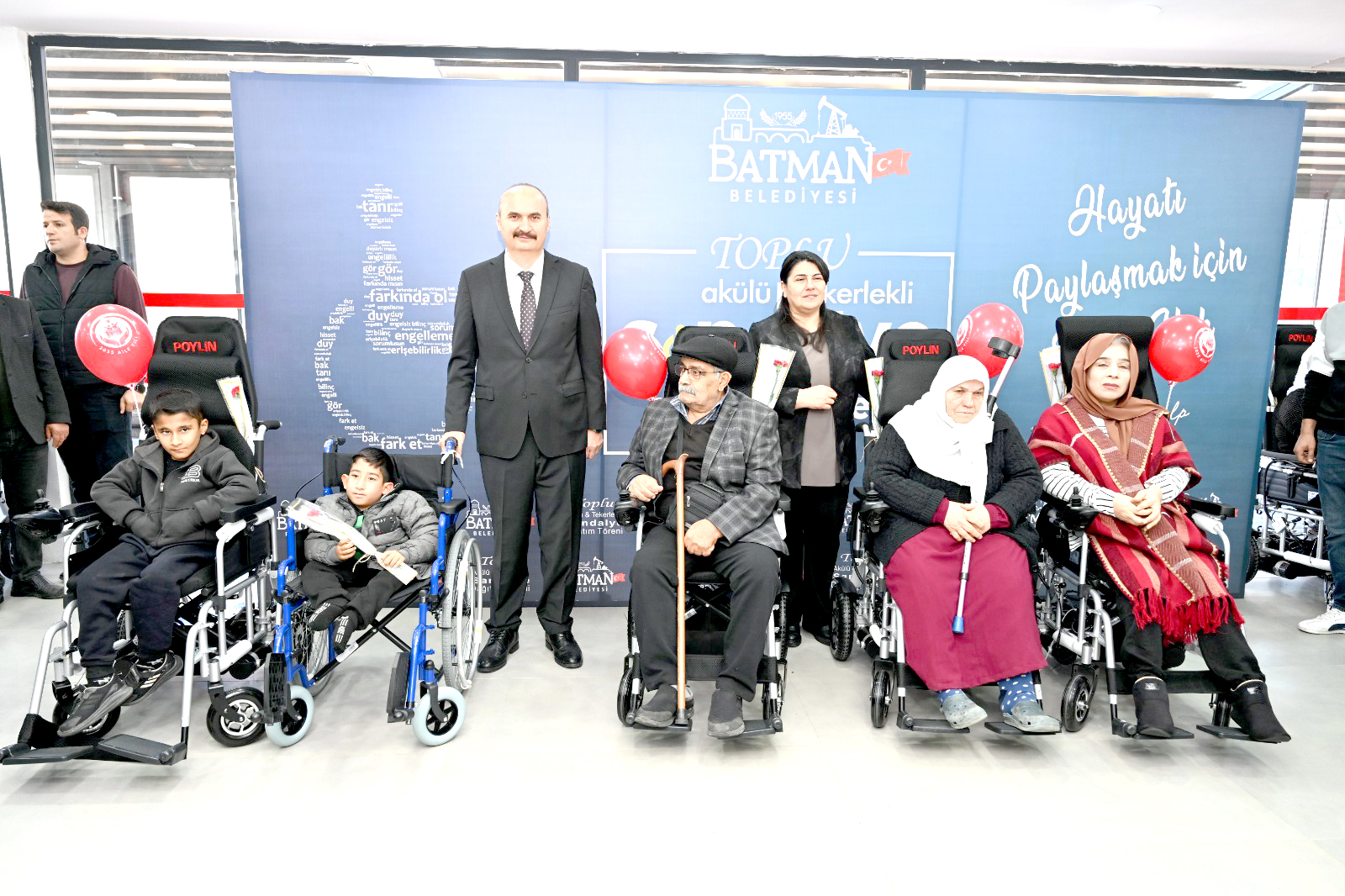 Engelli Vatandaşlara 55 Tekerlekli Sandalye Hediye Edildi