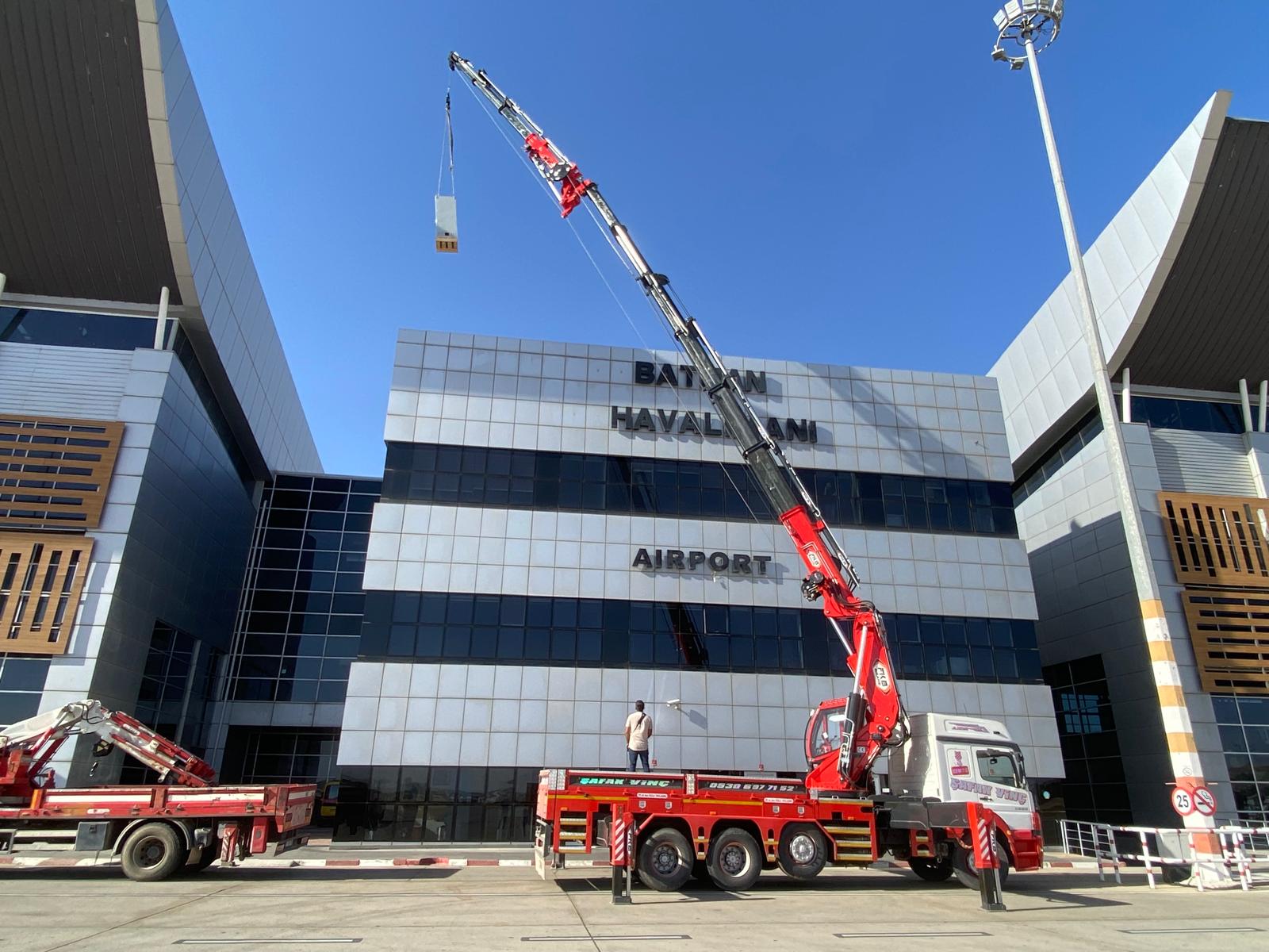 BATMAN HAVALİMANINA YENİ BAZ İSTASYONU: İLETİŞİM ALTYAPISI GÜÇLENDİRİLDİ