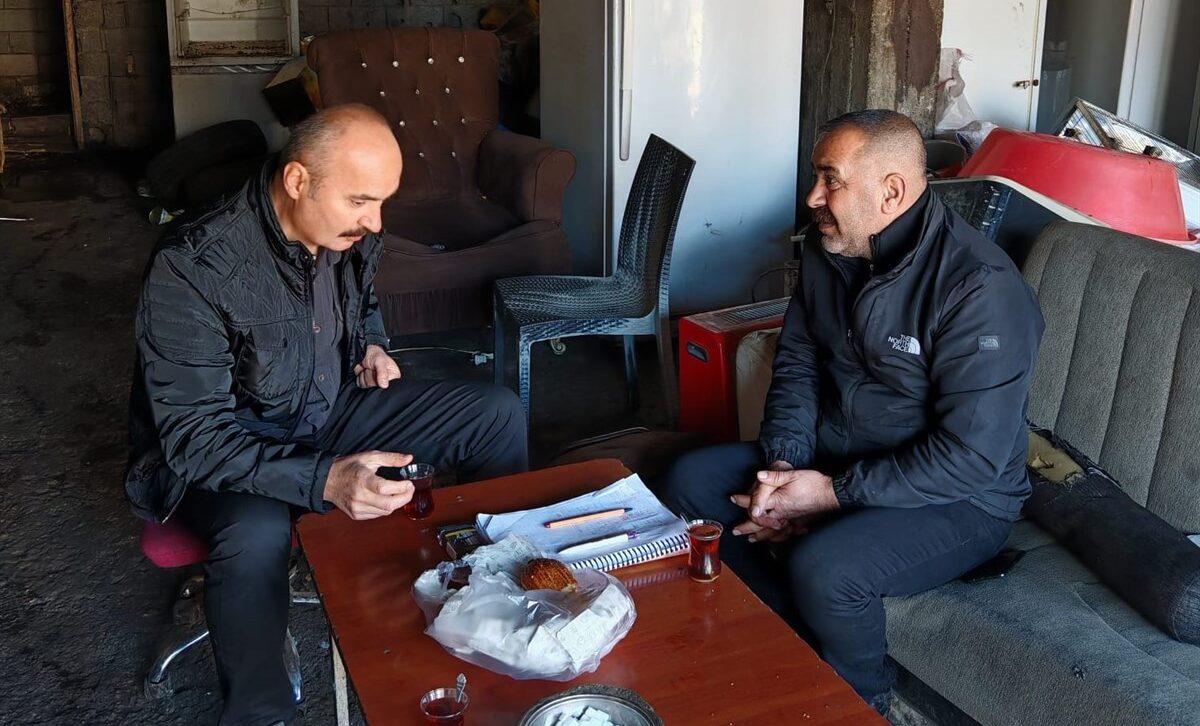 Hilal Mahallesi’nde esnaf ziyaretinde bulundu