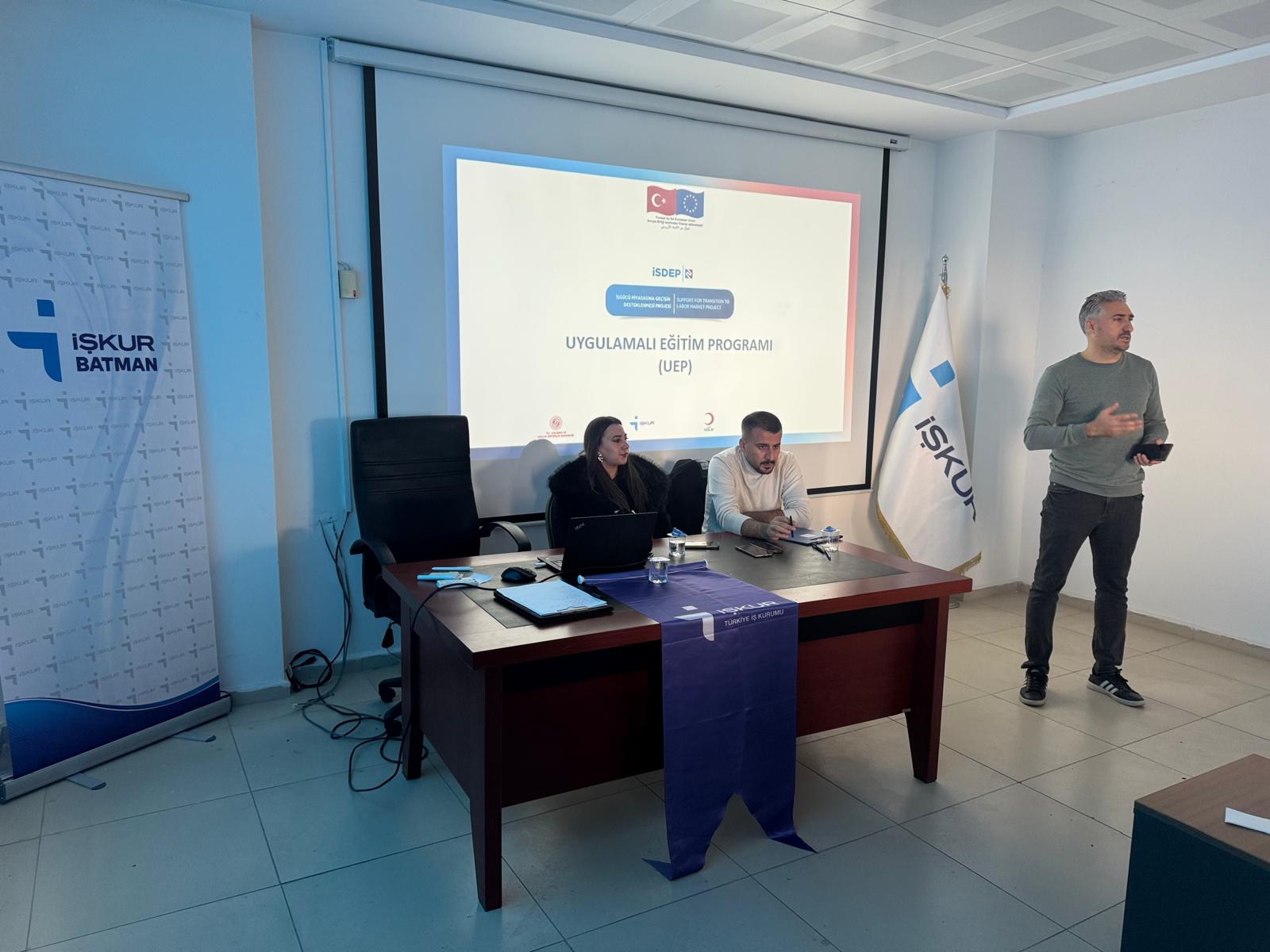 Tekstil Sektörüne 300 Yeni Kadın Çalışan