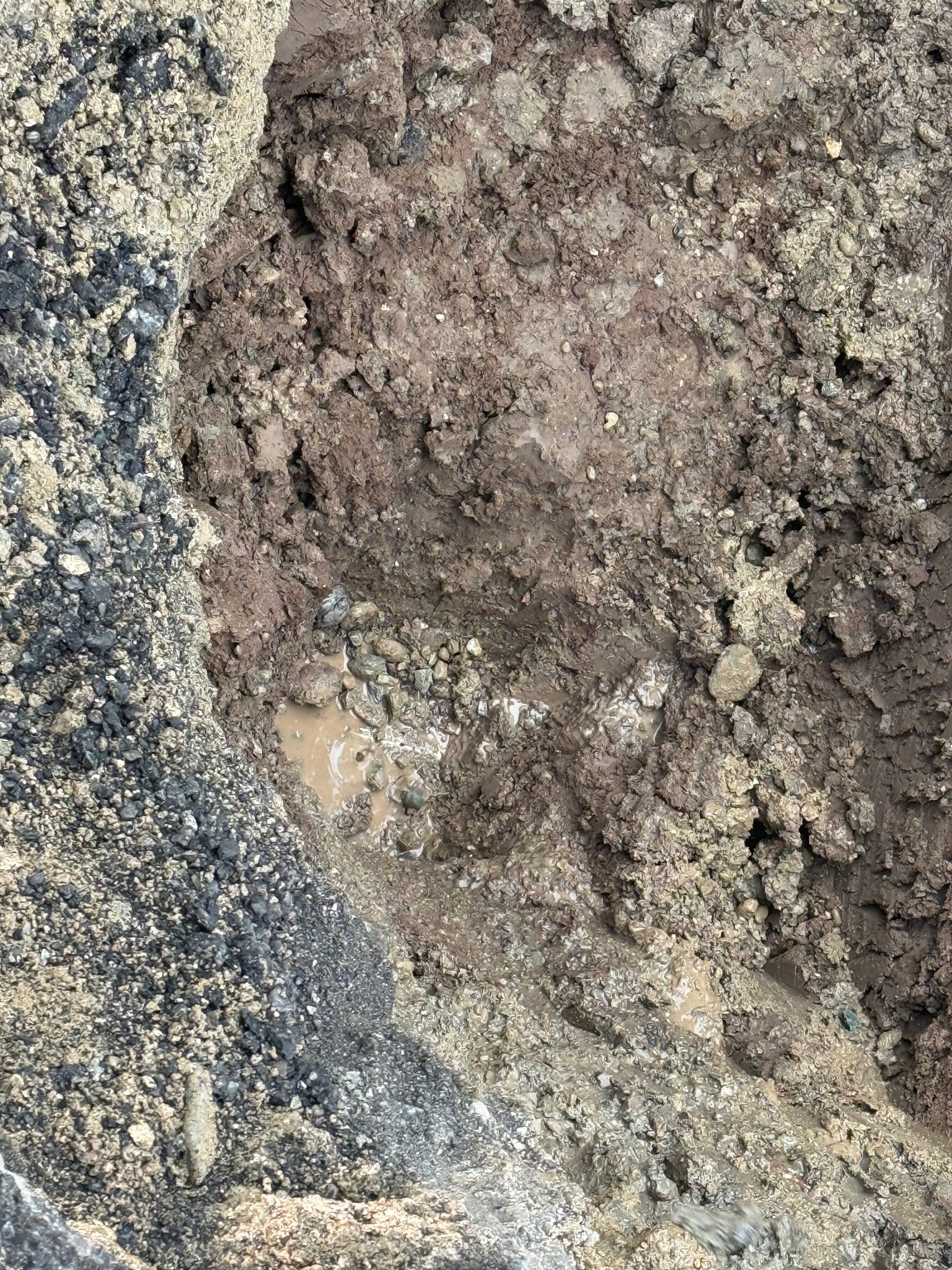 Gültepe Mahallesi’nde Su Kaybına Neden Olan Arızalar Giderildi