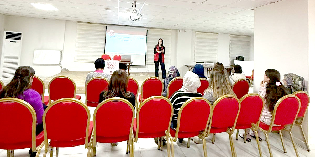 KYK Yurdunda Kadına Yönelik Şiddetle Mücadele Semineri