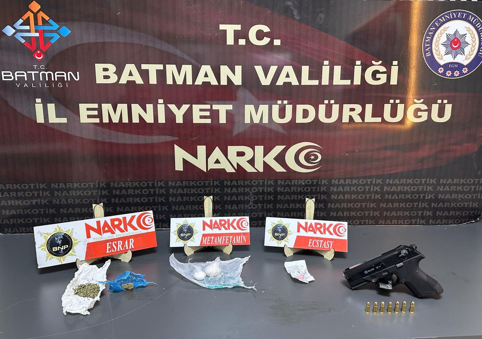 Narkotik Operasyonunda uyuşturucu ve silah ele geçirildi