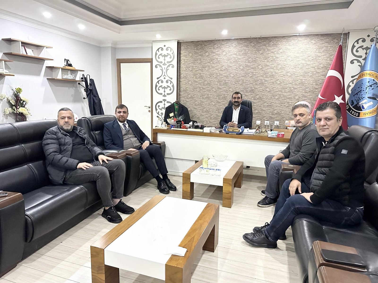 AK Parti MKYK Üyesi Murat Çiçek’ten Petrol-İş Batman Şubesine Ziyaret