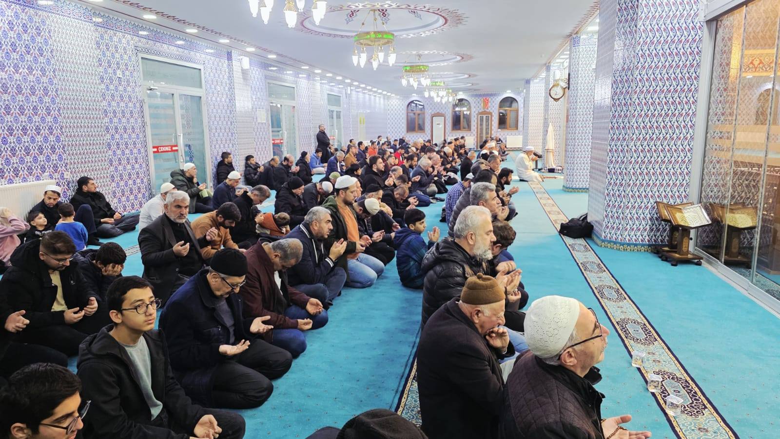 Mehmet Emin Terece Camii’nde Sabah Namazı Buluşması