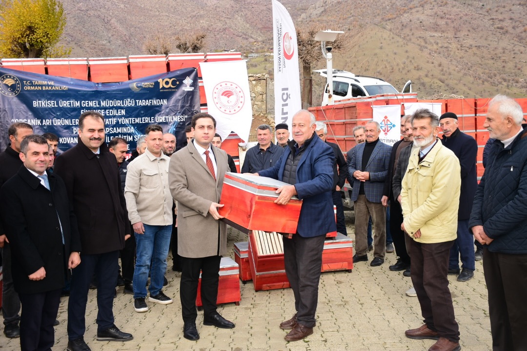 Sason’da Arıcılara %80 Hibeli Organik Kovan Desteği