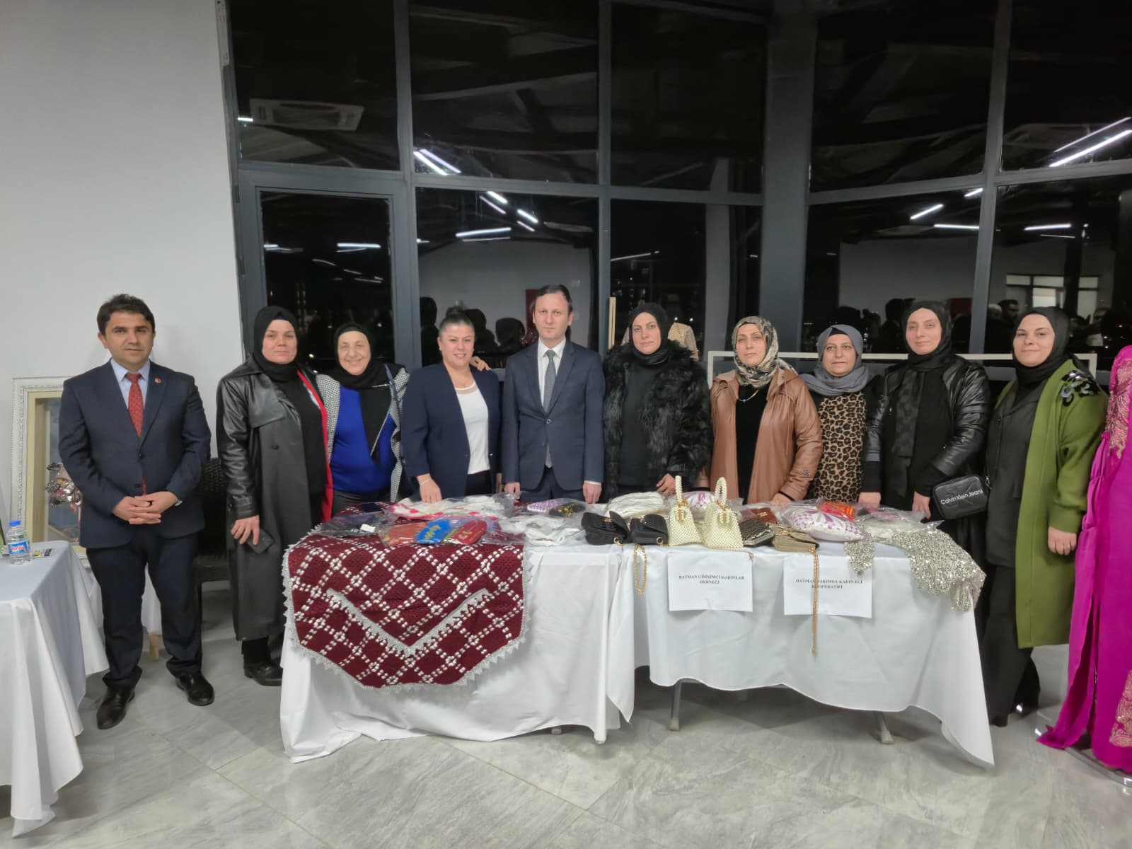 Kadın Kursiyerlerden El Sanatları Sergisi