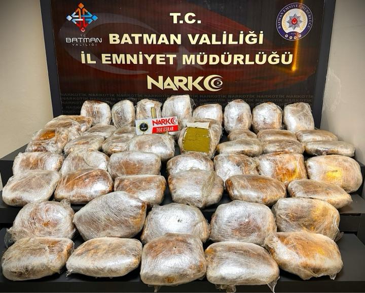 Batman’da Uyuşturucu Operasyonu 56 Kilo 750 Gram Toz Esrar Ele Geçirildi