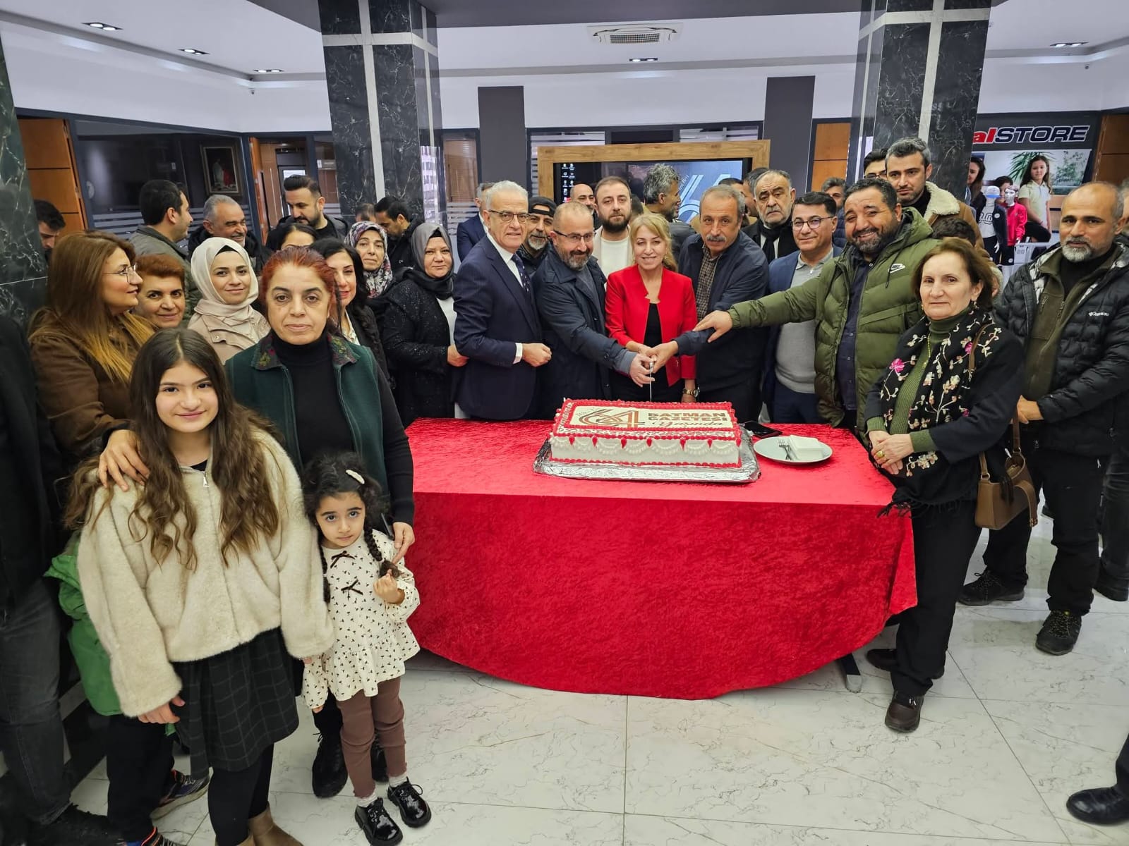 Batman Gazetesi 64. Yılını Basın Mensuplarıyla Kutladı