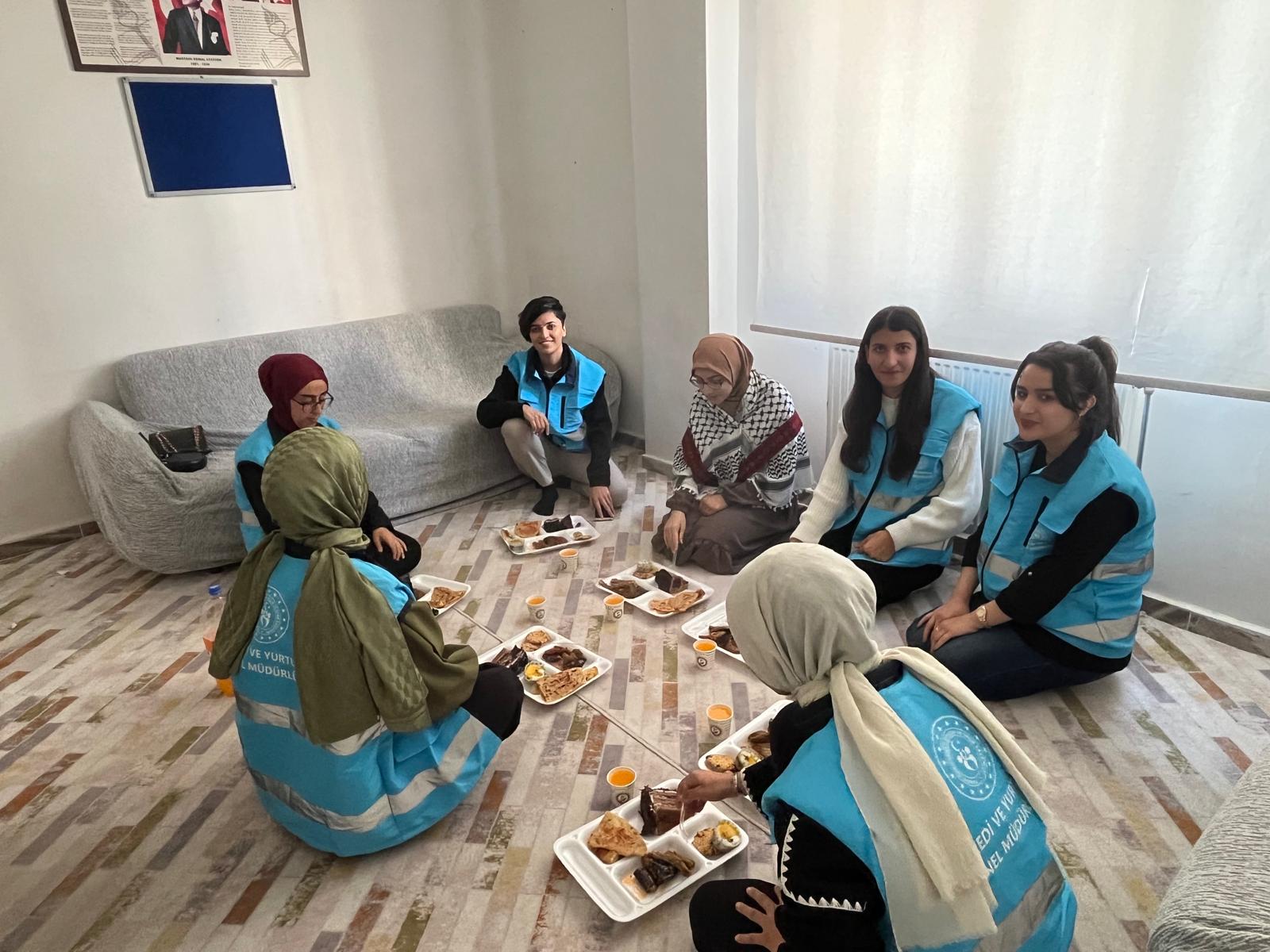 Dua Zinciri 90 Kişiye Ulaştı