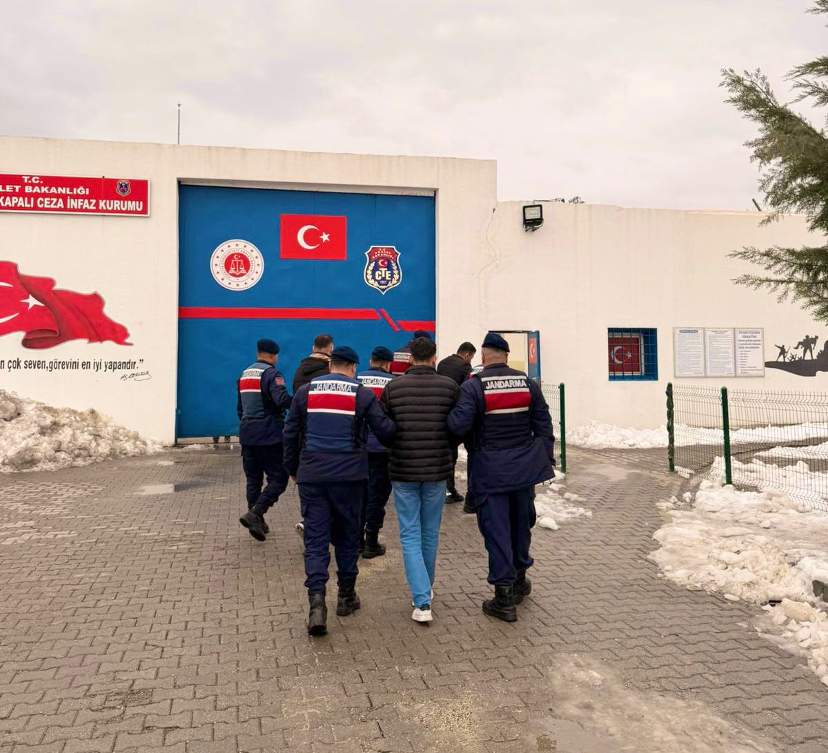 Aranan 30 Şahıs Yakalandı