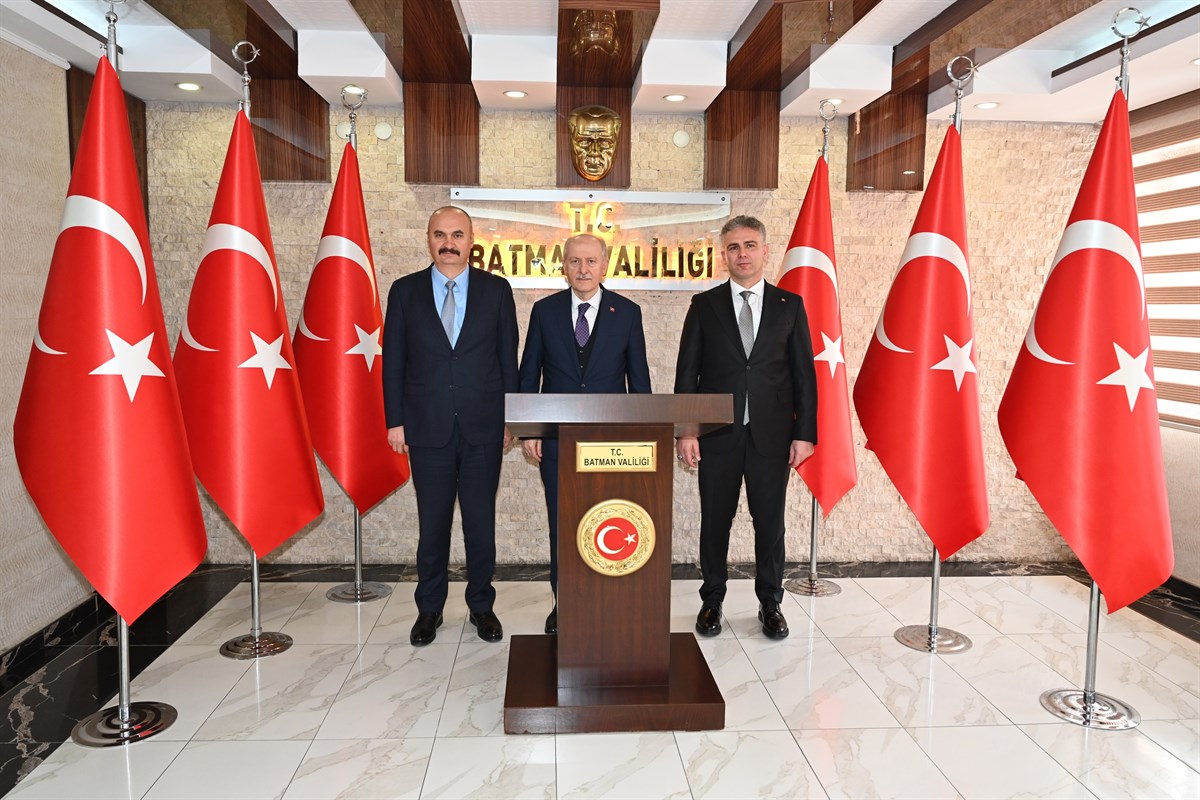 Bakan Yardımcısı Hasan Suver’den Vali Canalp’e ziyaret