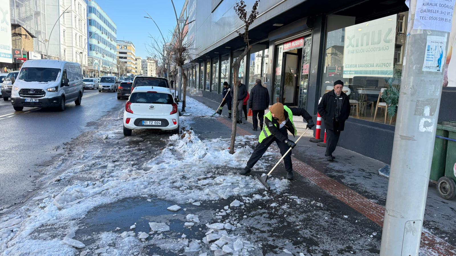 Batman Belediyesi Kar Yağışına Karşı Hazır
