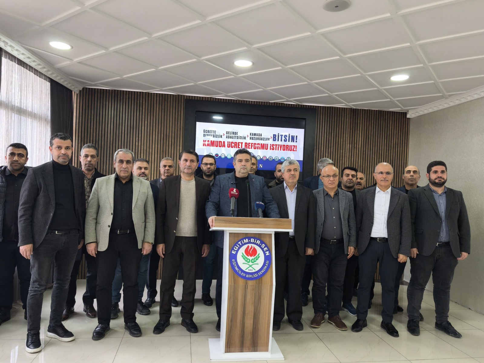 Önlü ‘Ücret adaletsizliği kamuda huzuru bitirdi’