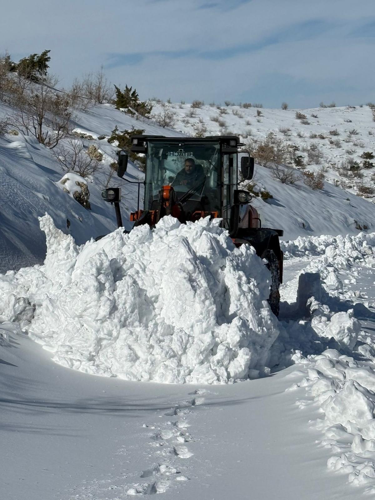 Gercüş’te Kapanan Yollar Ulaşıma Açılıyor