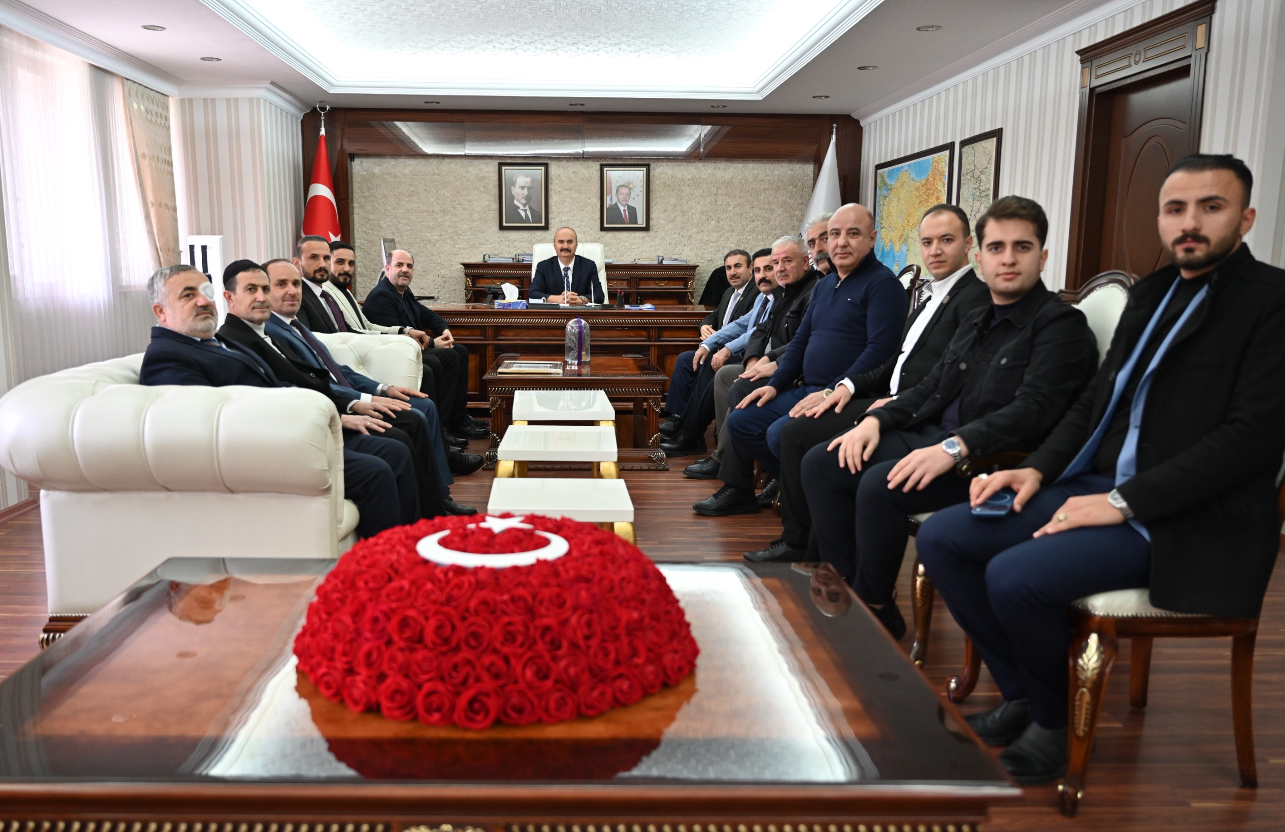 Anadolu Şehit Aileleri, Gazi Aileleri ve Güvenlik Korucuları Vakfı’ndan Vali Canalp’a ziyaret