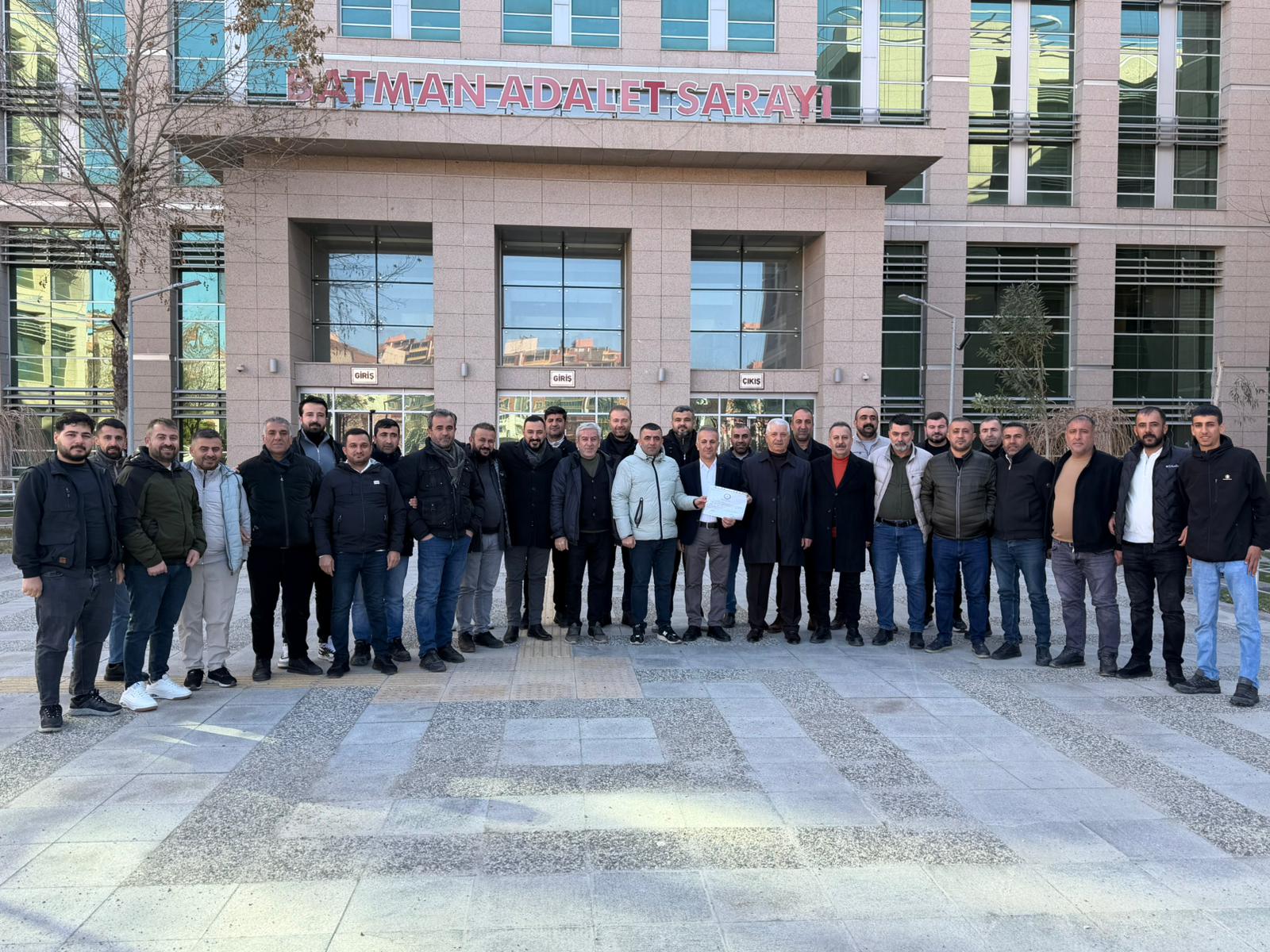 Tekin Mazbatasını aldı