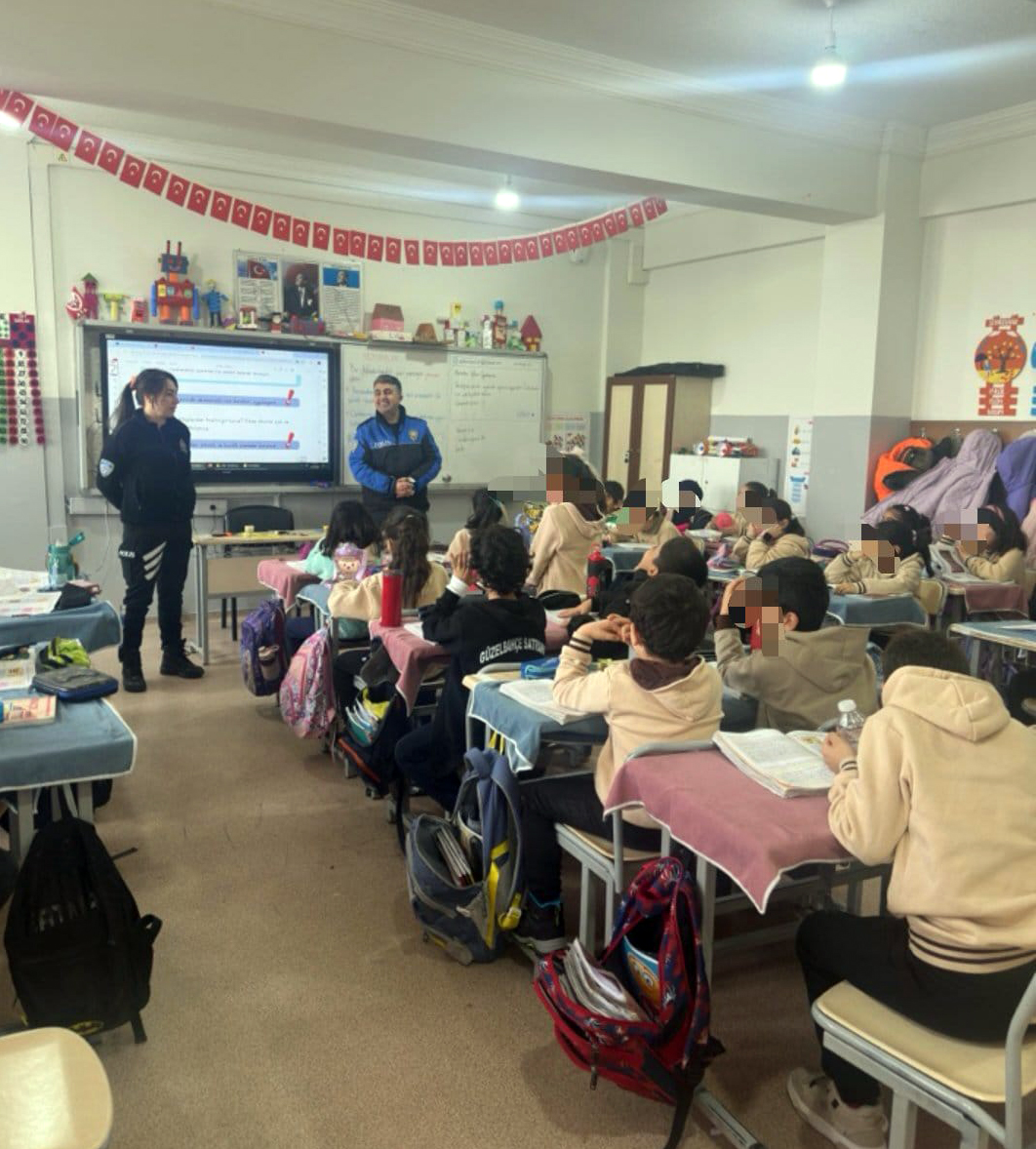 Toplum Destekli Polislerden Öğrencilere Bilgilendirme Eğitimi