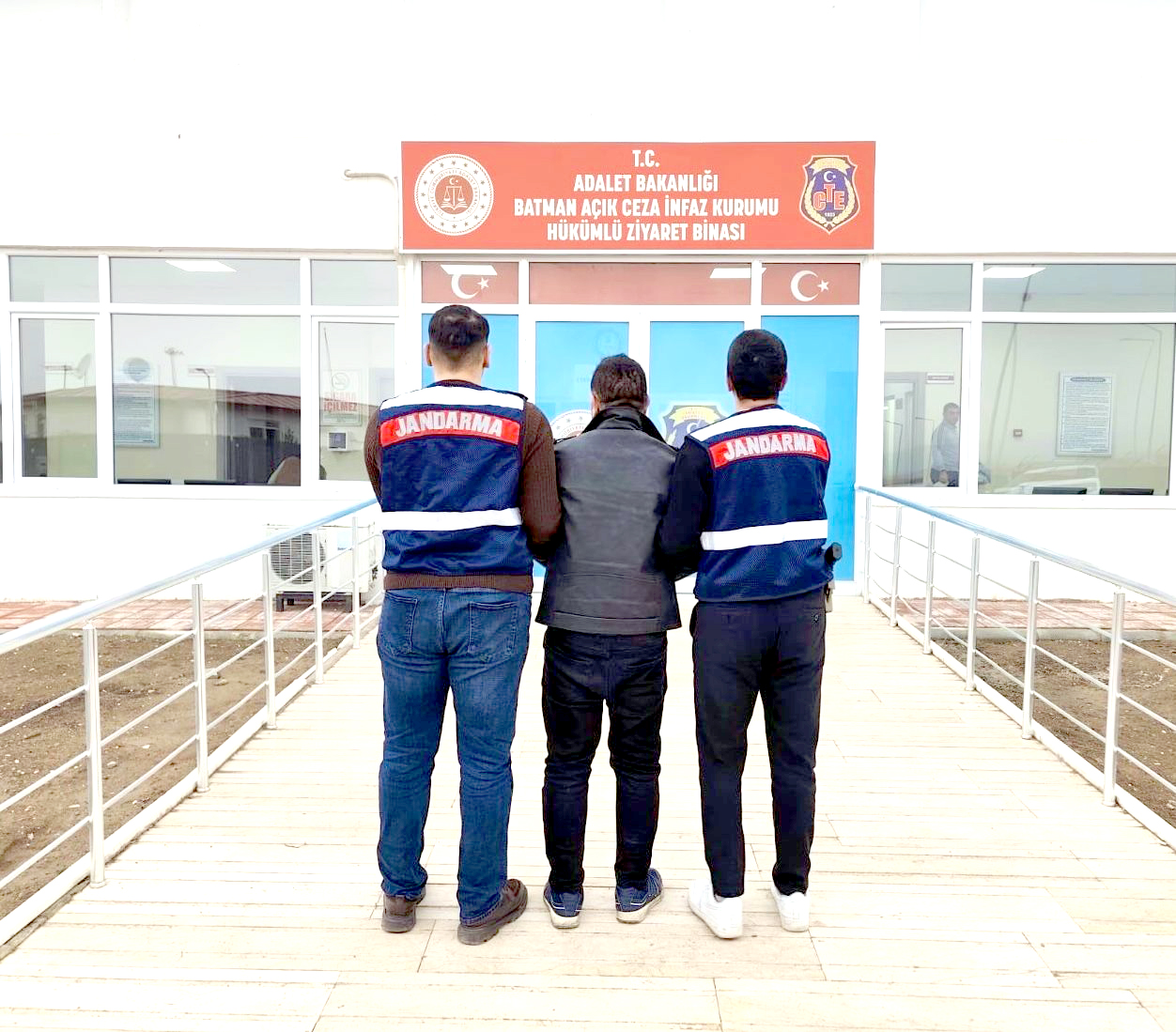 35 Aranan Şahıs Yakalanarak Cezaevine Gönderildi