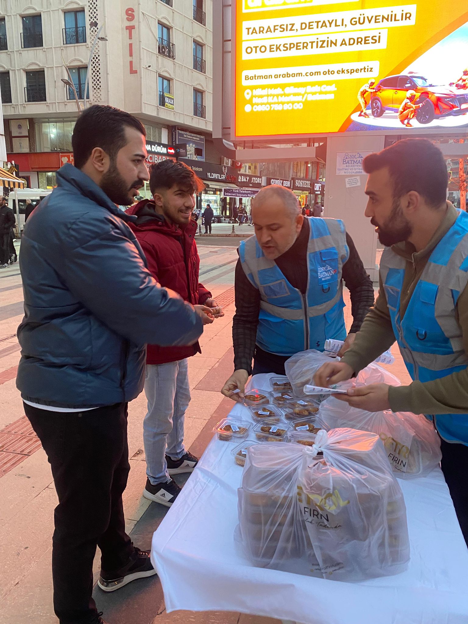 Belediye’den Berat Kandili’ne Özel Simit İkramı