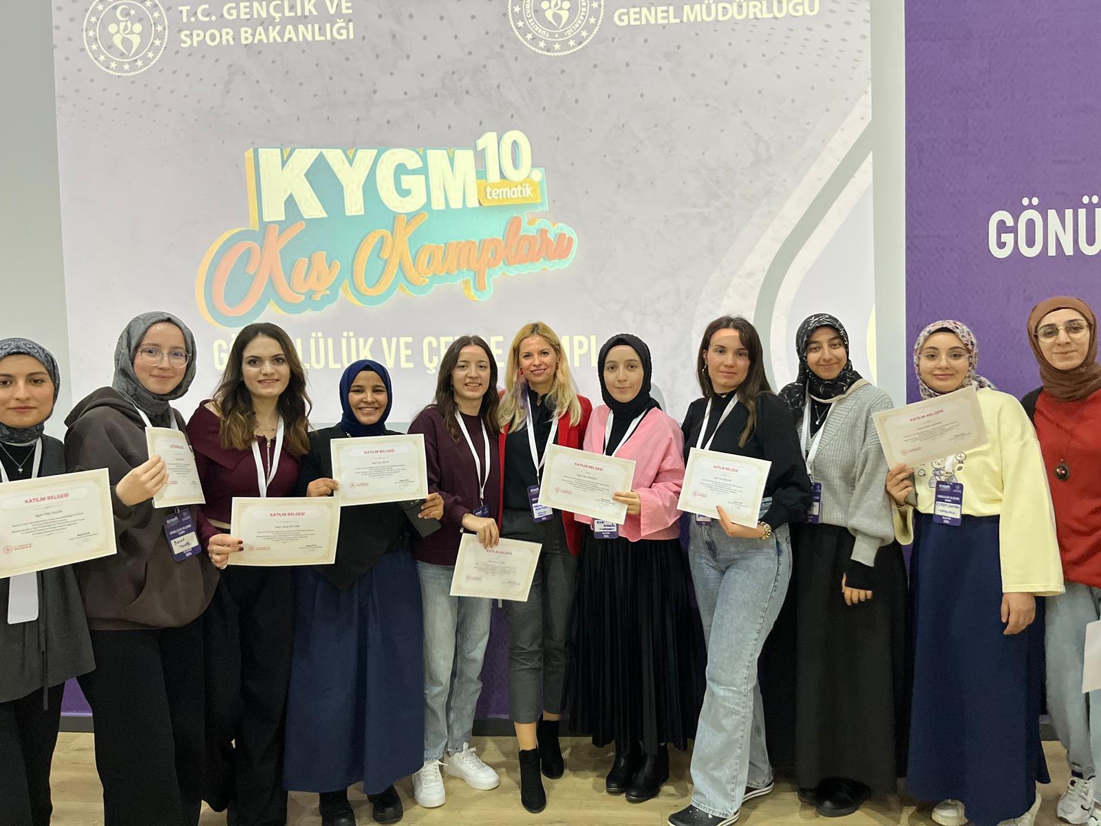 Batmanlı Gençler Balıkesir’de Tematik Kampa Katıldı