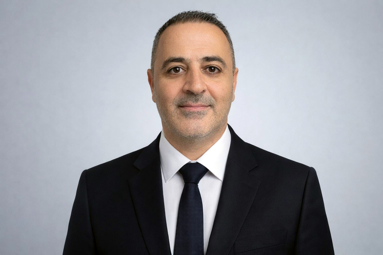 Genç İş Adamı Özgür Can ‘Yerel esnafa sahip çıkalım’