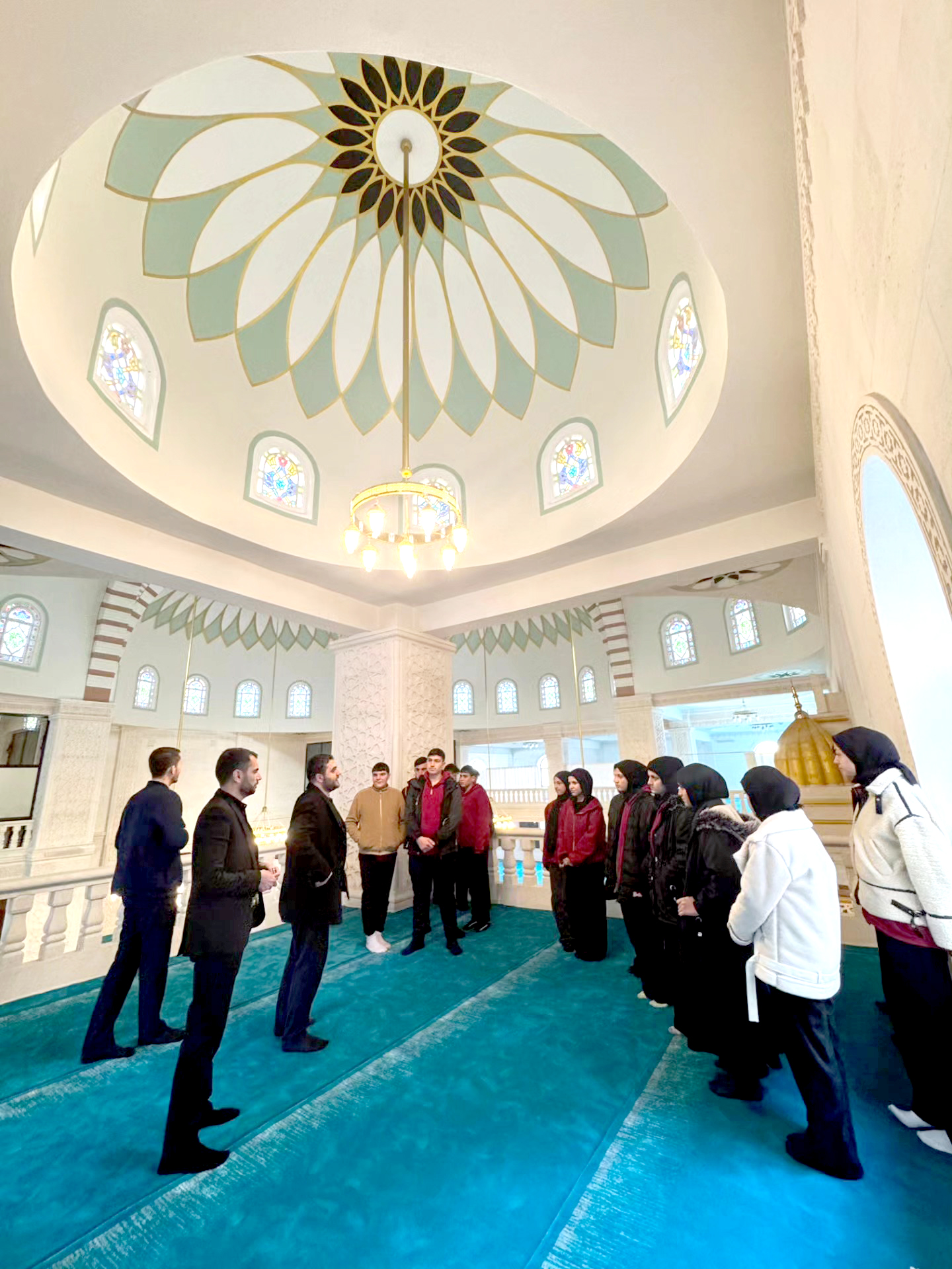 Lise öğrencilerinden Sason Merkez Camii’ne ziyaret