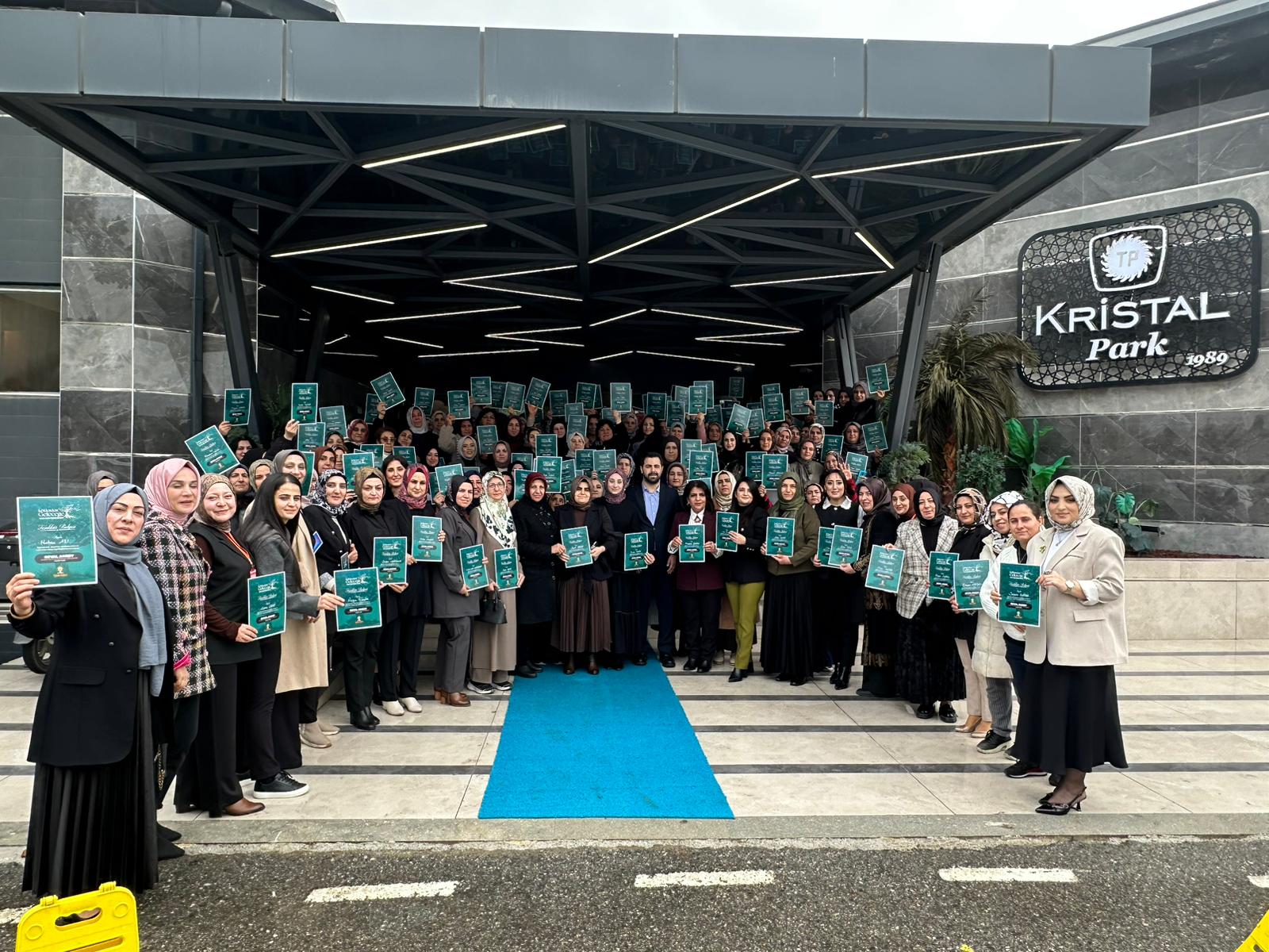 AK Parti Kadın Kolları’ndan “Köklerden Geleceğe” çalıştayı