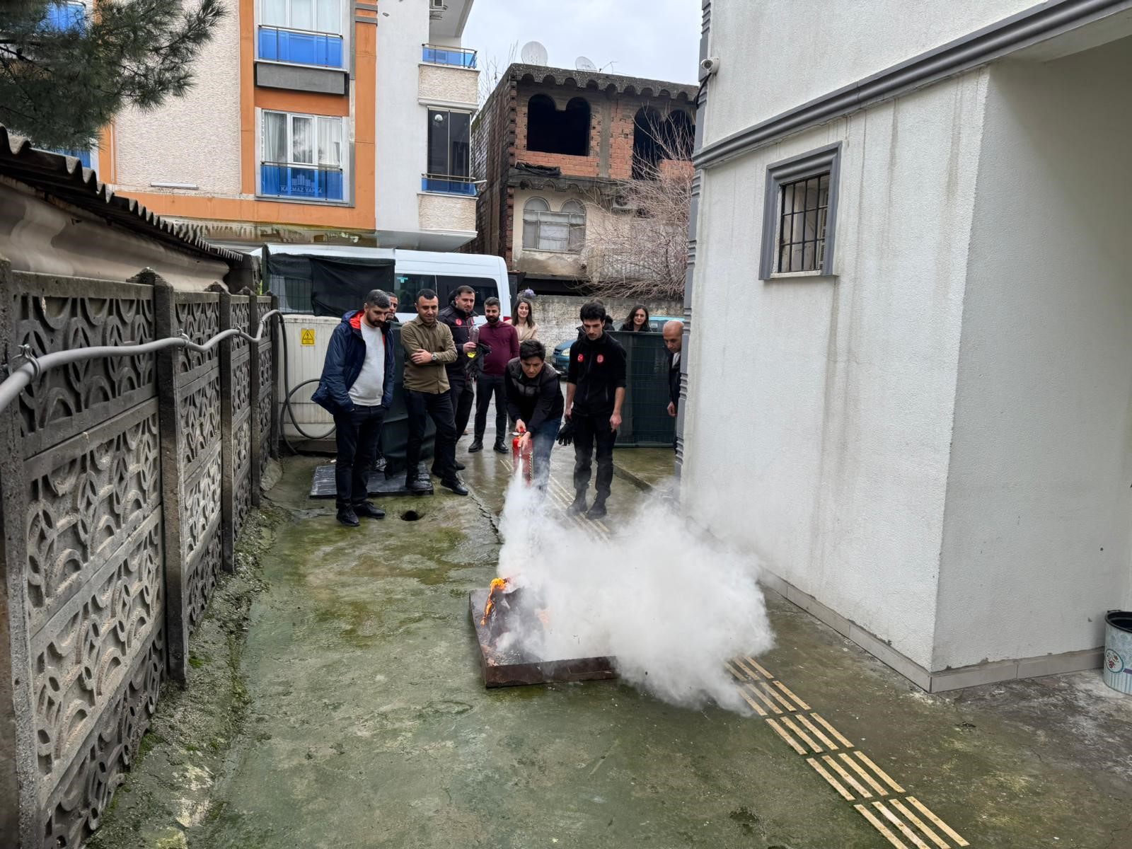 ŞÖNİM Personeline Hayat Kurtaran Eğitim: Yangına Karşı Uygulamalı Tatbikat