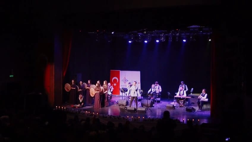 TAYFUN ÖZTOPRAK’TAN TÜRKÜ ZİYAFETİ