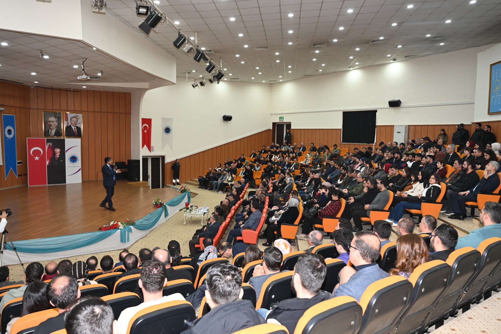 Akademisyen-Öğrenci buluşmaları ara dönem toplantısı yapıldı