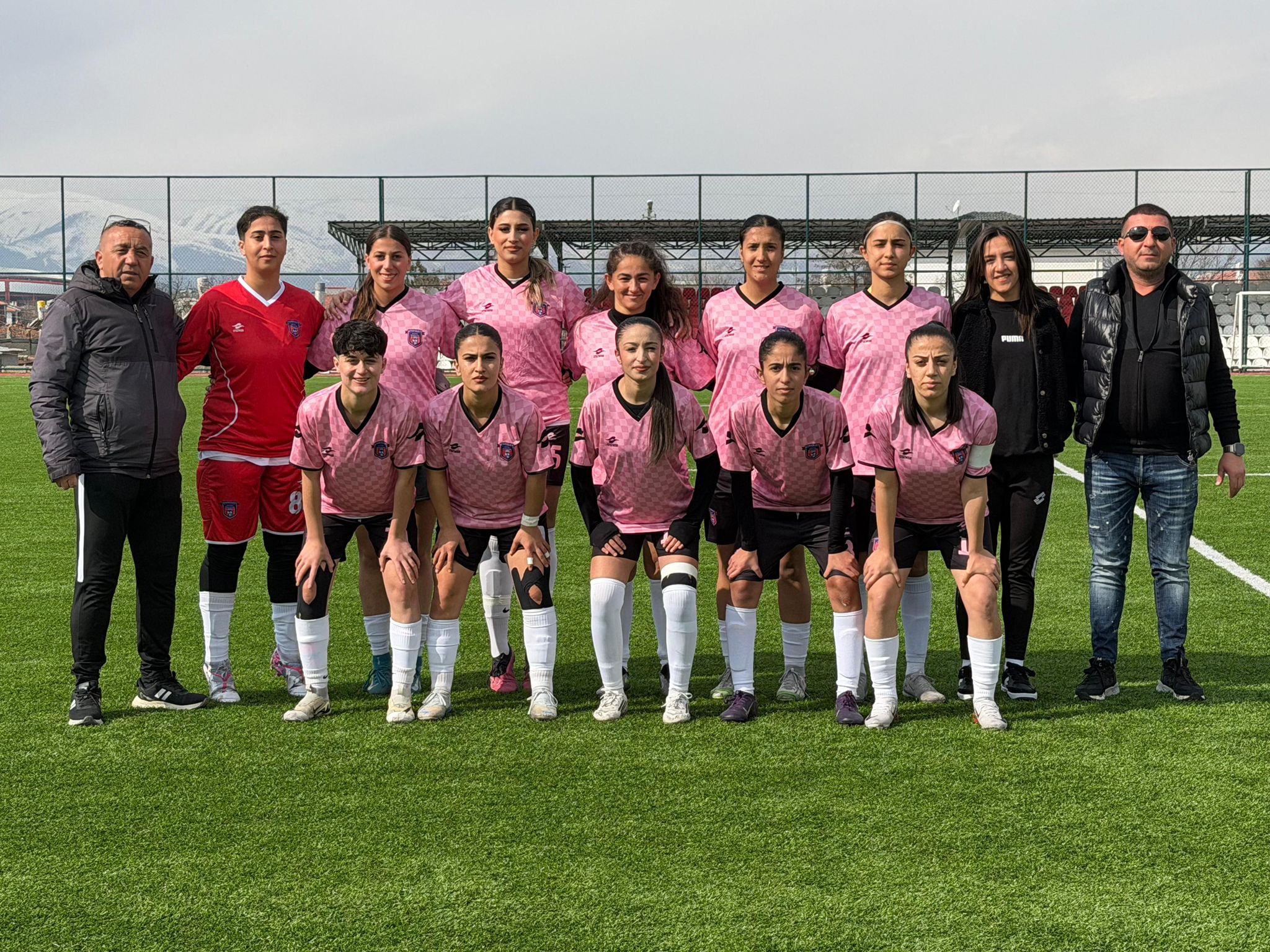 1955 Batman Belediyespor Kadın Futbol Takımı’ndan Deplasmanda 12 Gollü Zafer
