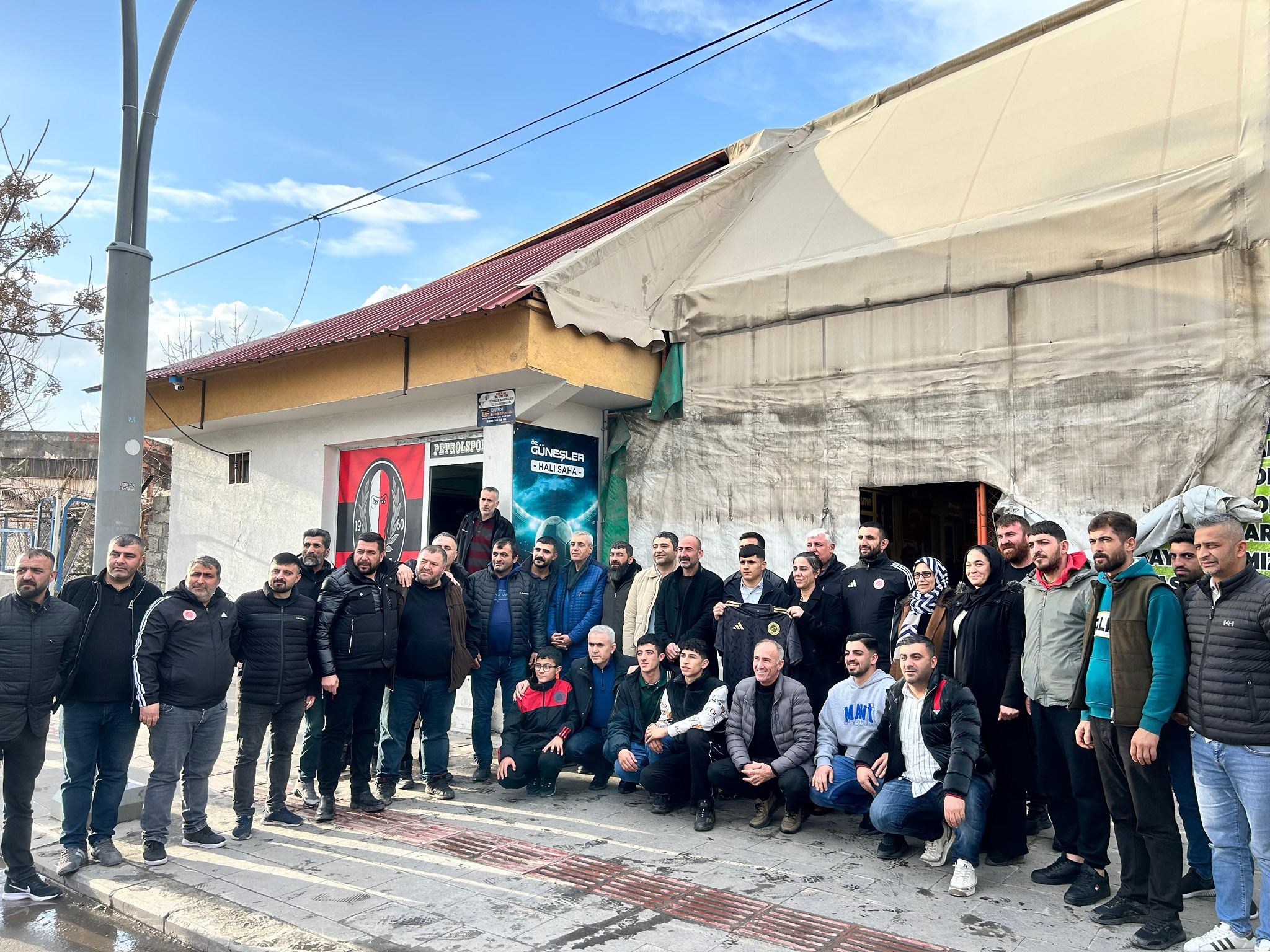 DEM Parti’den Petrolspor Taraftarlarına Dayanışma Ziyareti
