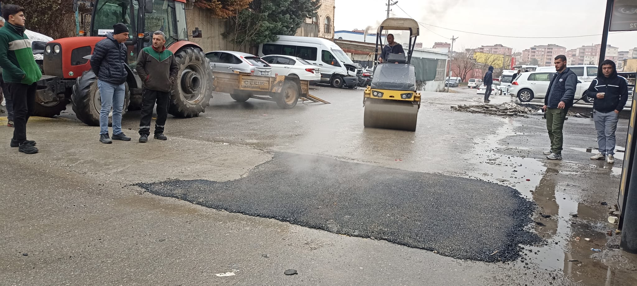 Deforme Olan Yollar Onarılıyor