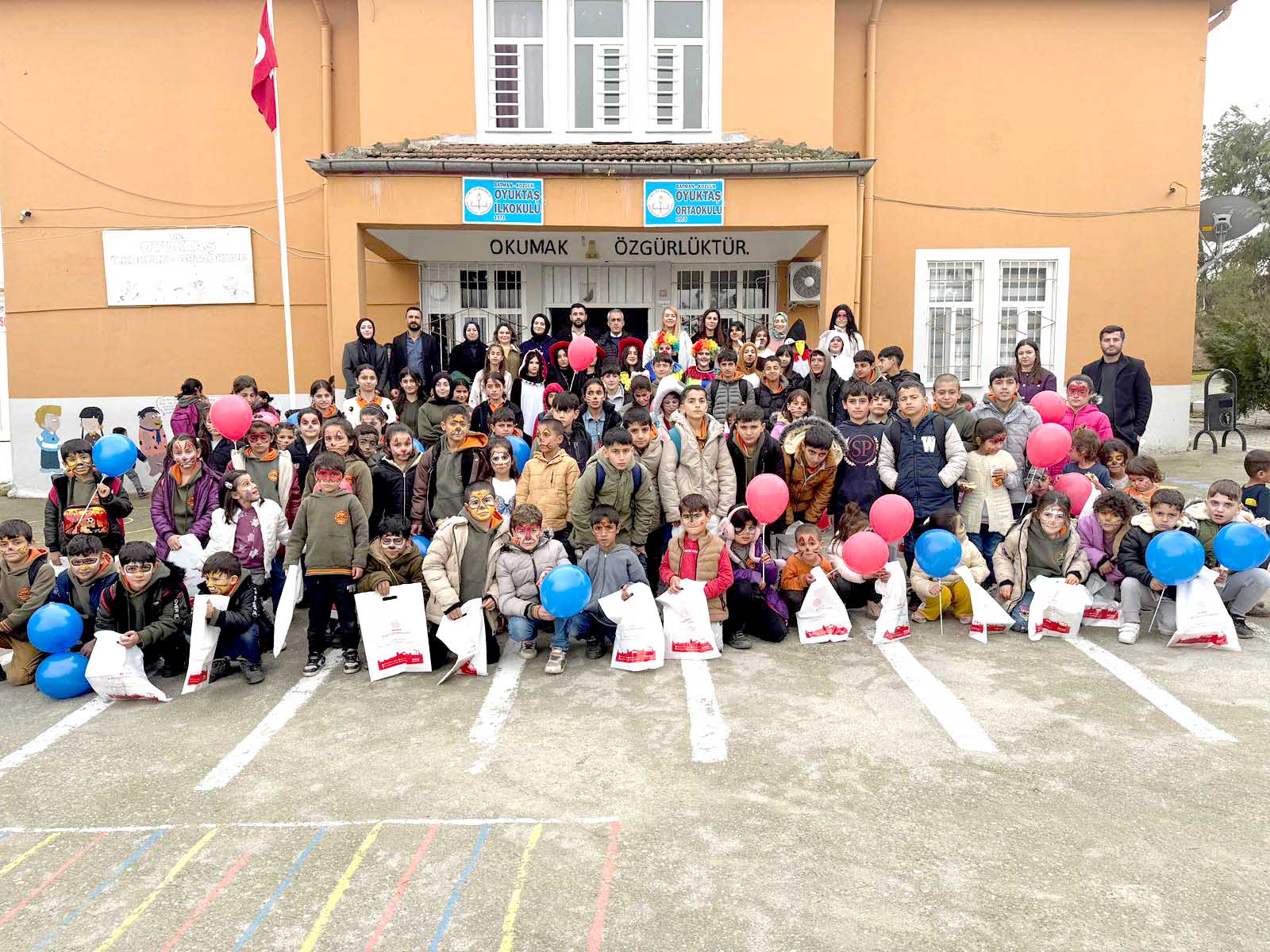 MEM’den ‘Gülümseyen Okullar’ etkinliği