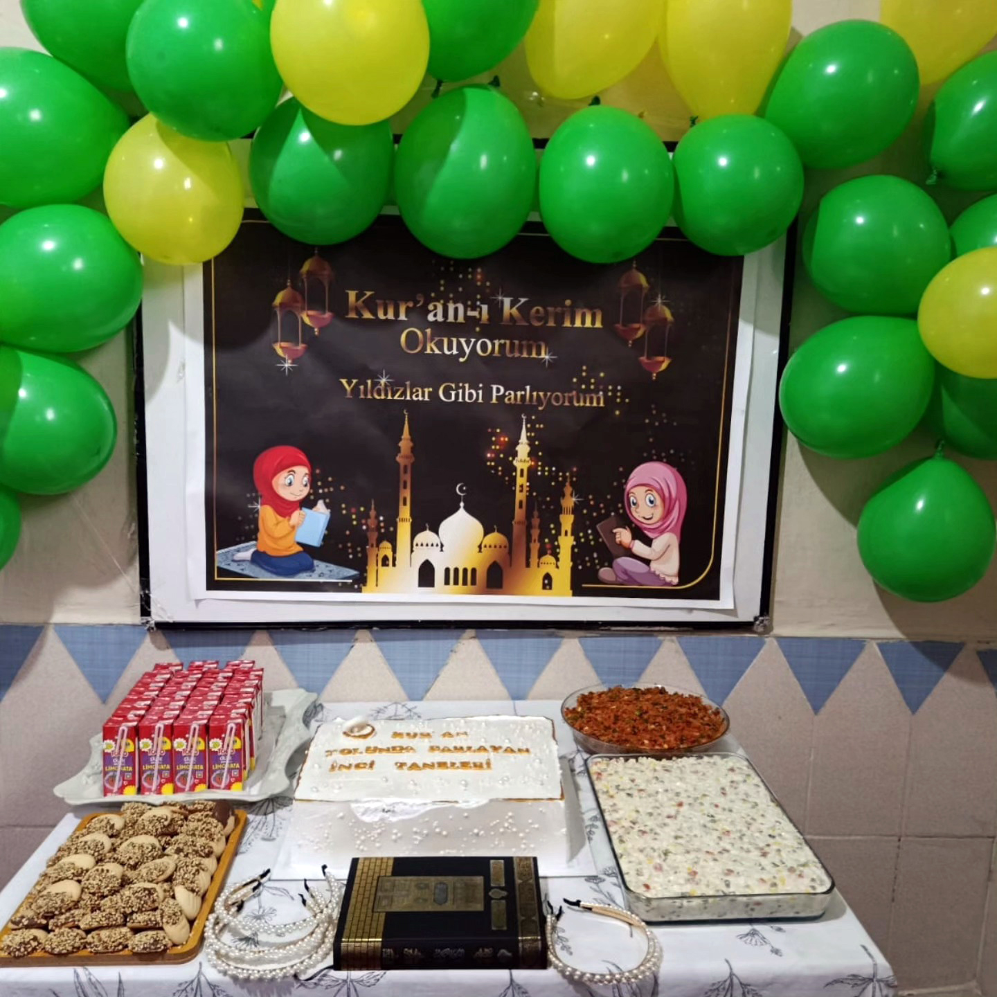 Minik hafız adayları taç giydi