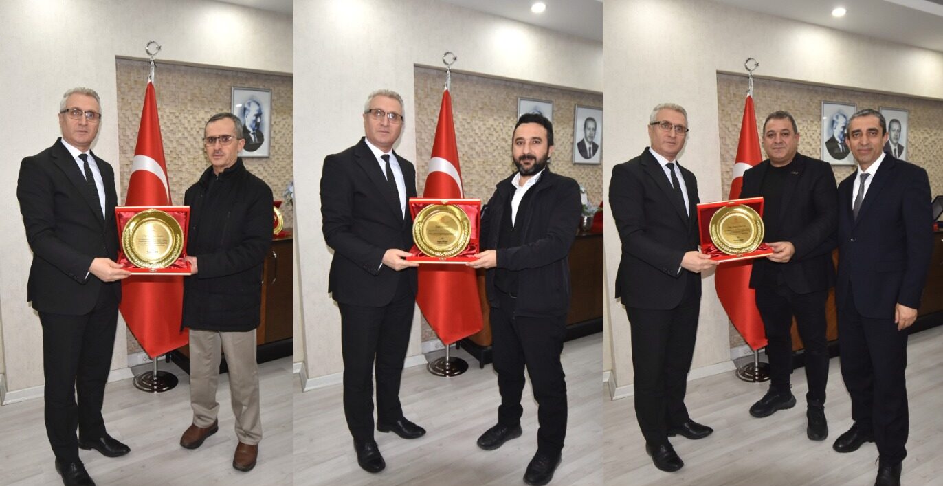 İl Müdürü Ciğer’den Okul Aile Birliğine Teşekkür Plaketi