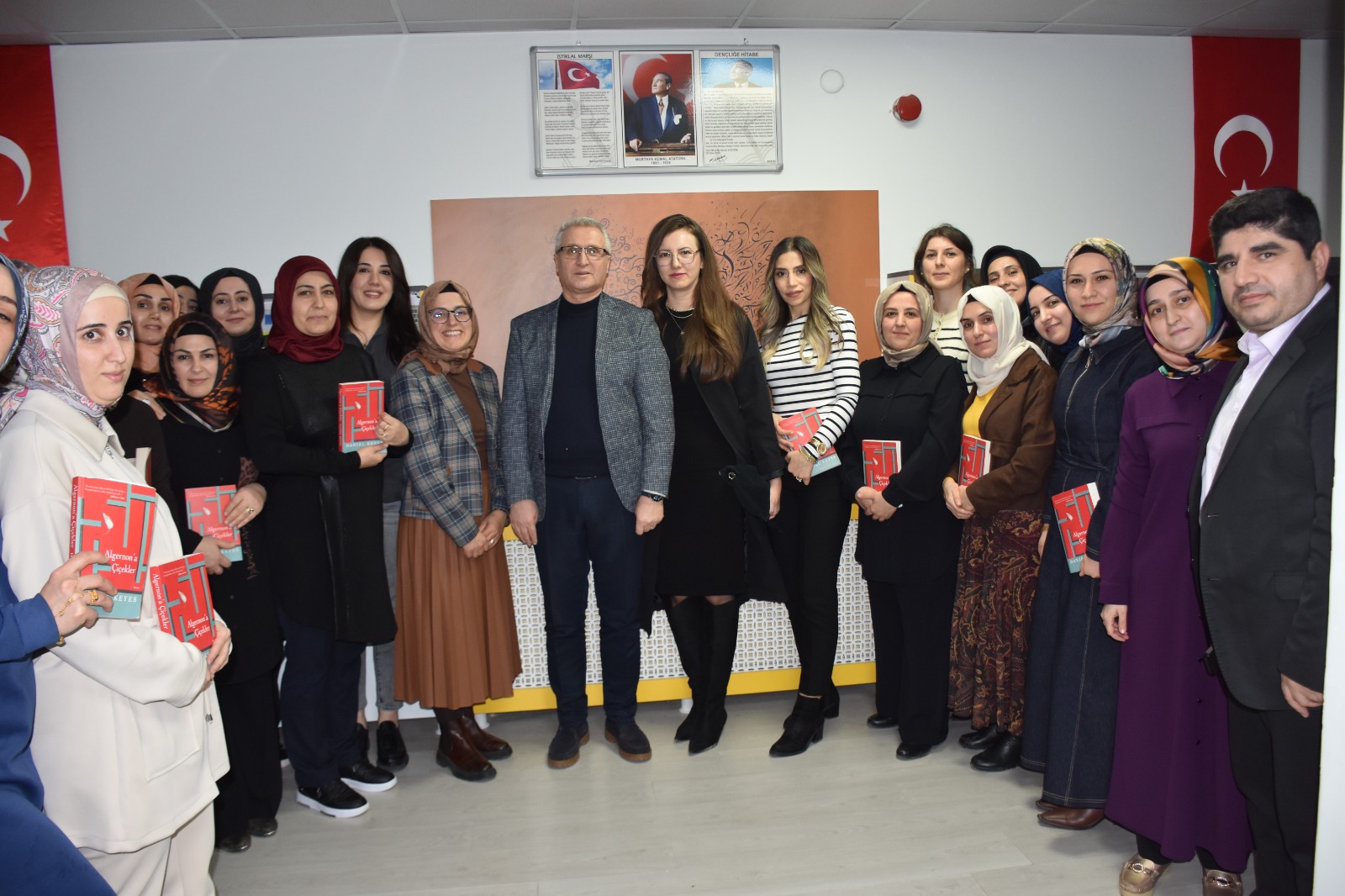 İl Müdürü Yaşar Ciğer, Veli Kitap Okuma Grubuyla Buluştu