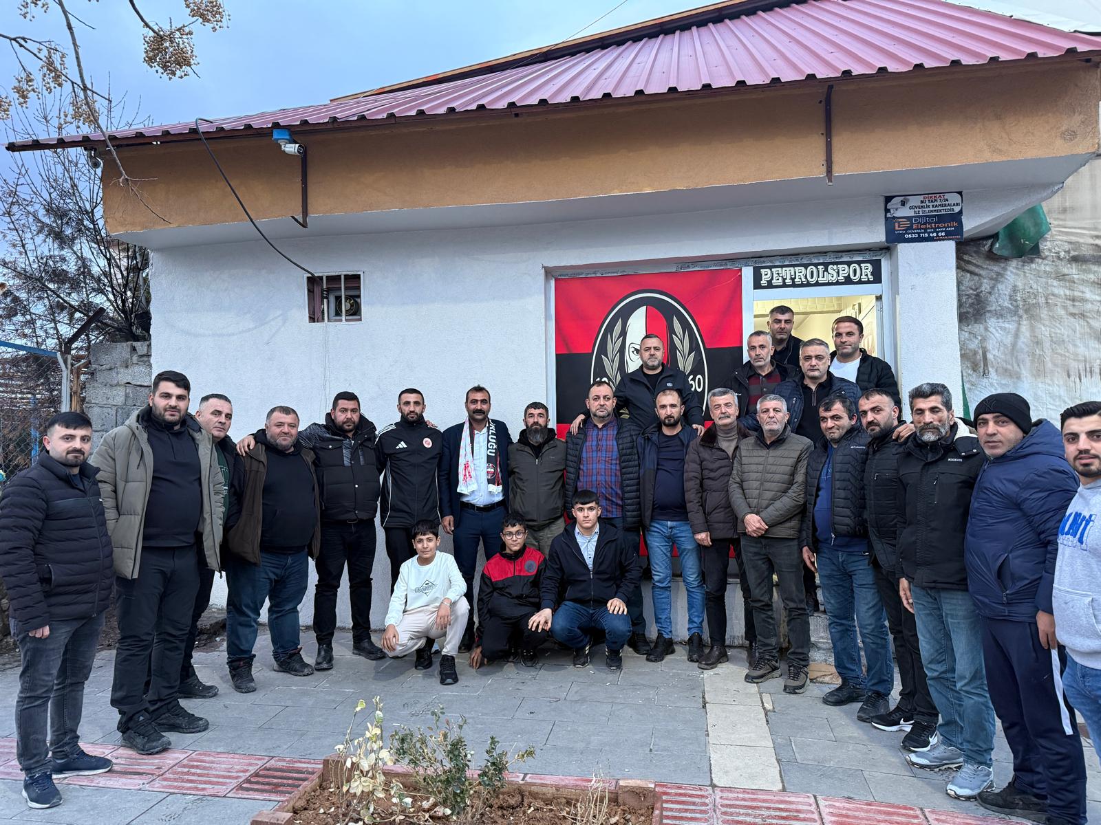 Petrol-İş’ten Petrolspor Taraftarına Destek Ziyareti “Batman Petrolspor Yalnız Değildir”