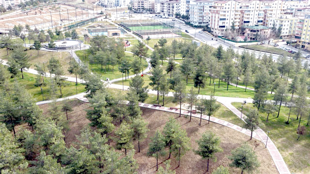 Yaşar Kemal Kent Ormanı baştan aşağı yenileniyor