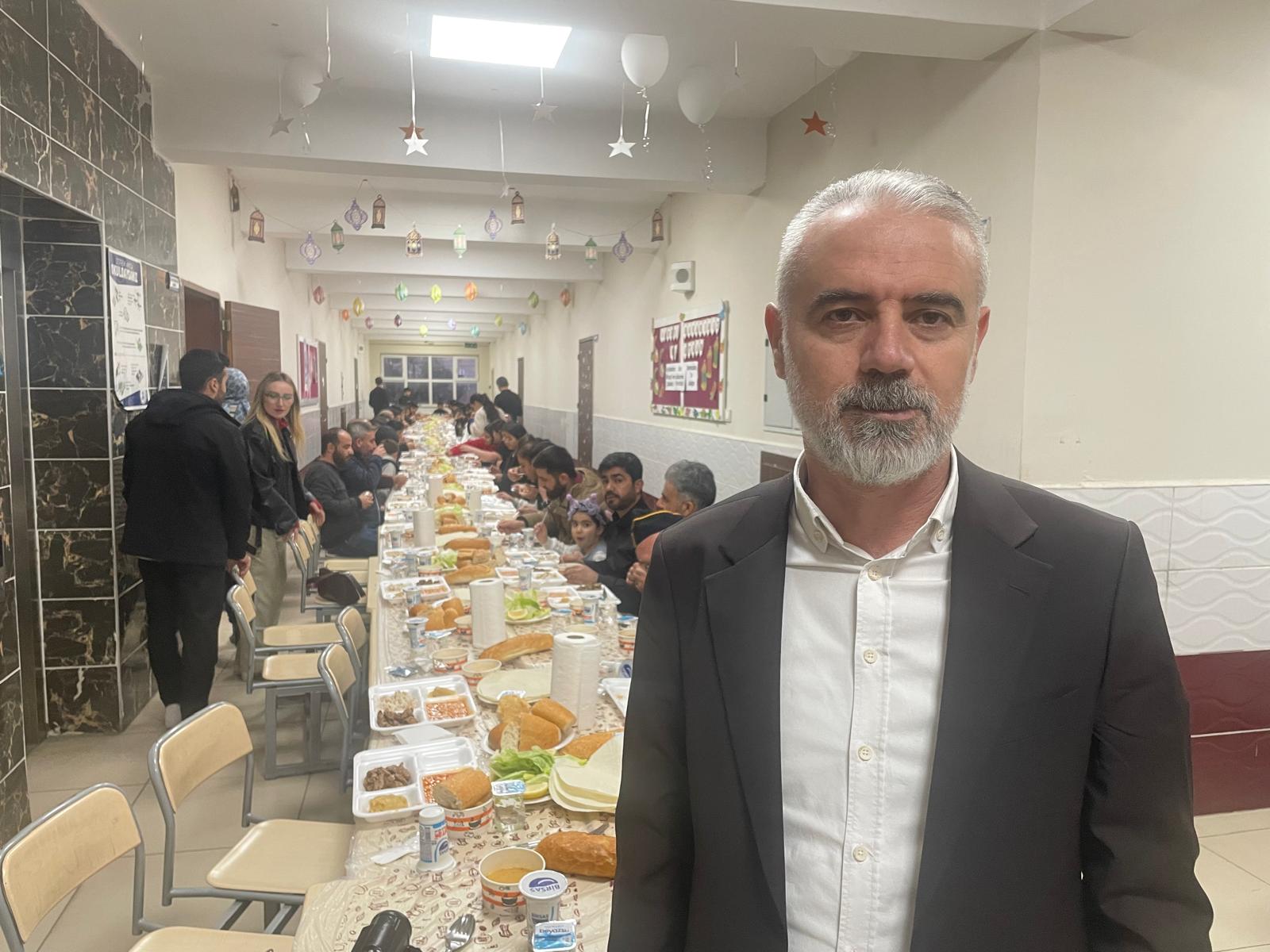 100 Öğrenciye Okulda İftar Programı