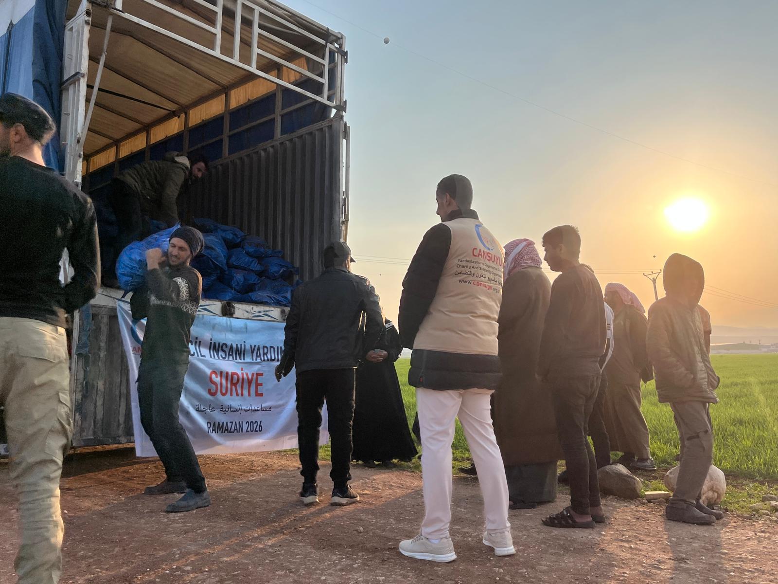 Suriye’de Çadırlara Ramazan Bereketi: 30 Ton Kömür ve 3 Bin Kişiye Gıda Desteği